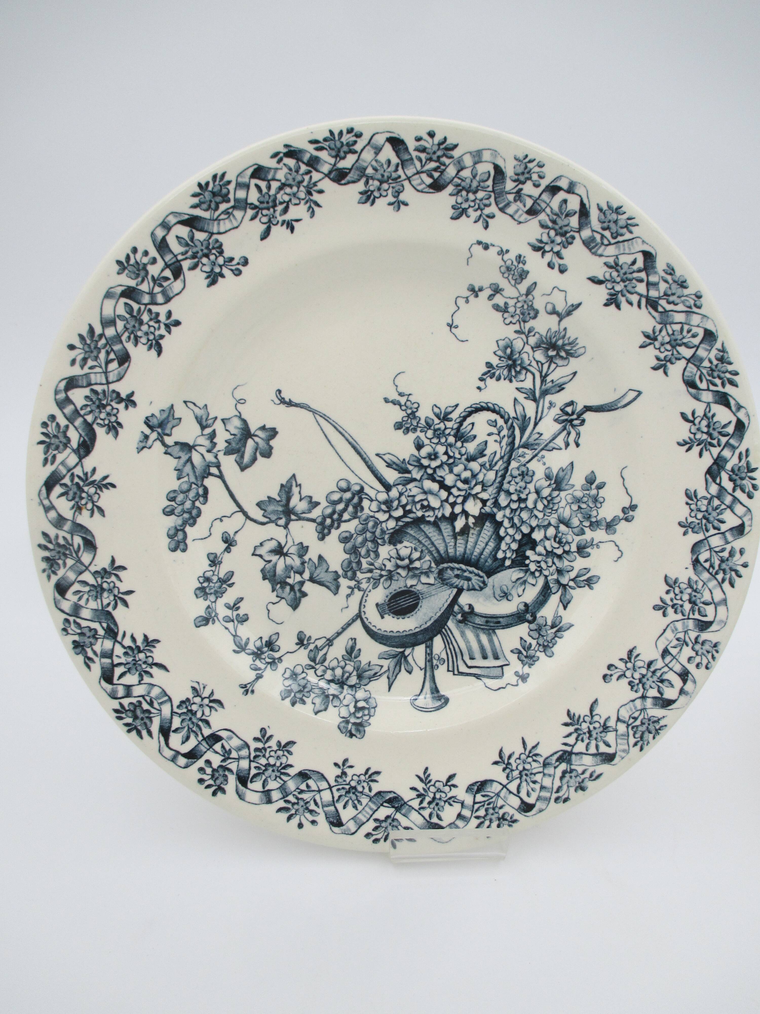 6 Longwy Louis XVI flat plates