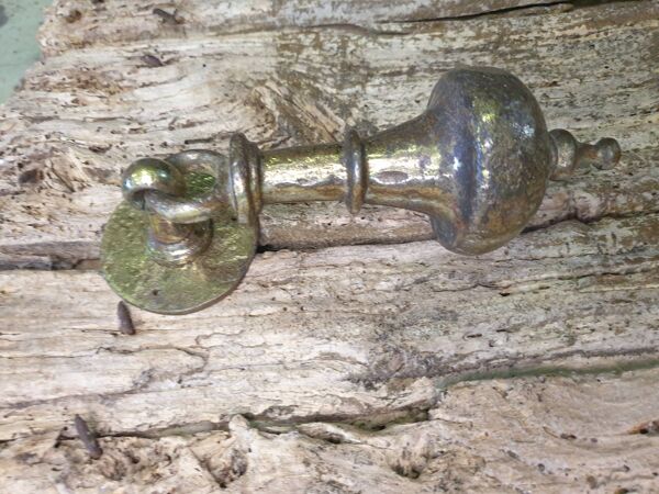 Heurtoir de porte goutte d'eau / battant de cloche en fer forgé martelé avec dorure