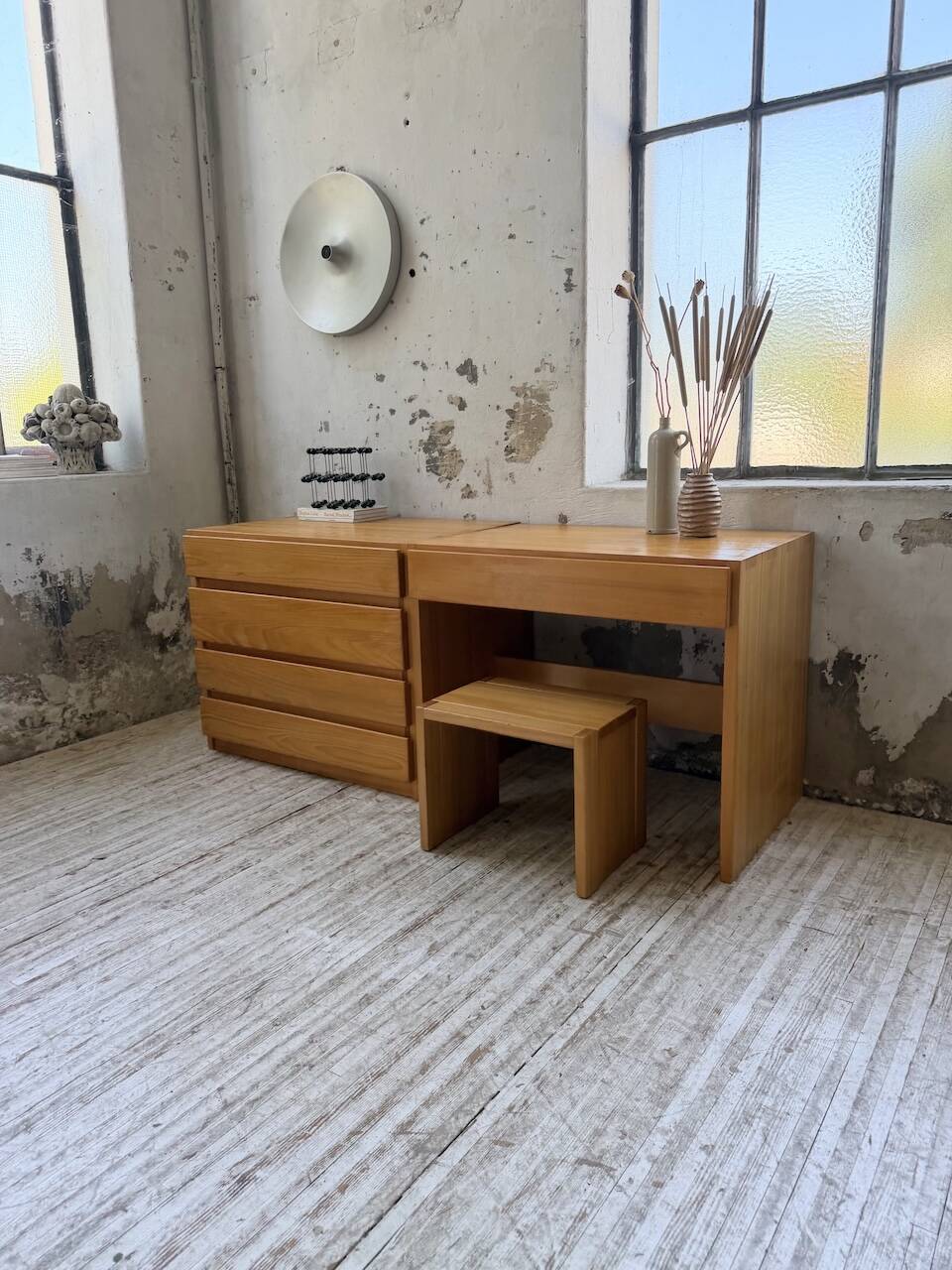 Bureau + commode + tabouret pin Maison Regain Savoie