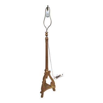 Lampadaire en bois doré  style Louis XVI