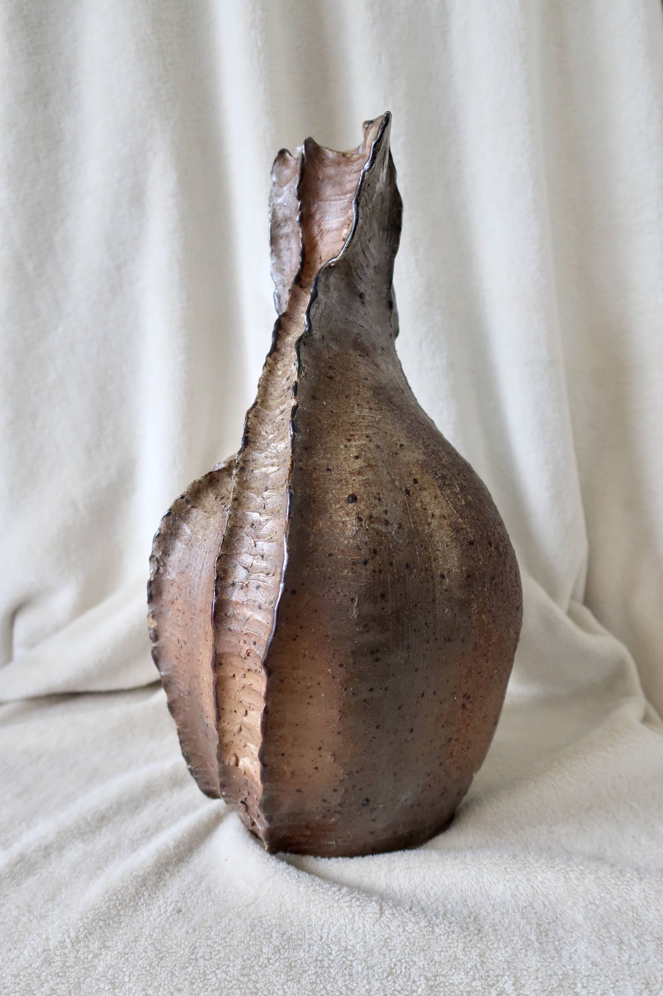 Jean Linard, the milestone, sculptural vase in stoneware, unique piece, in very good condition.