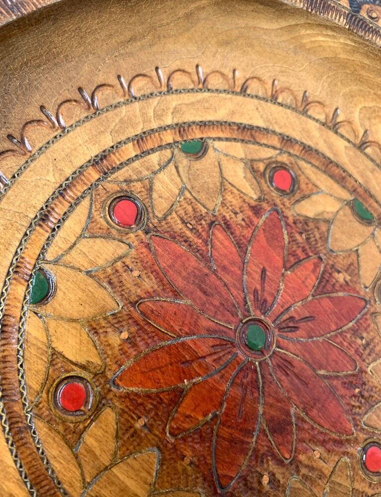 Vintage wooden wall plates, set of 4