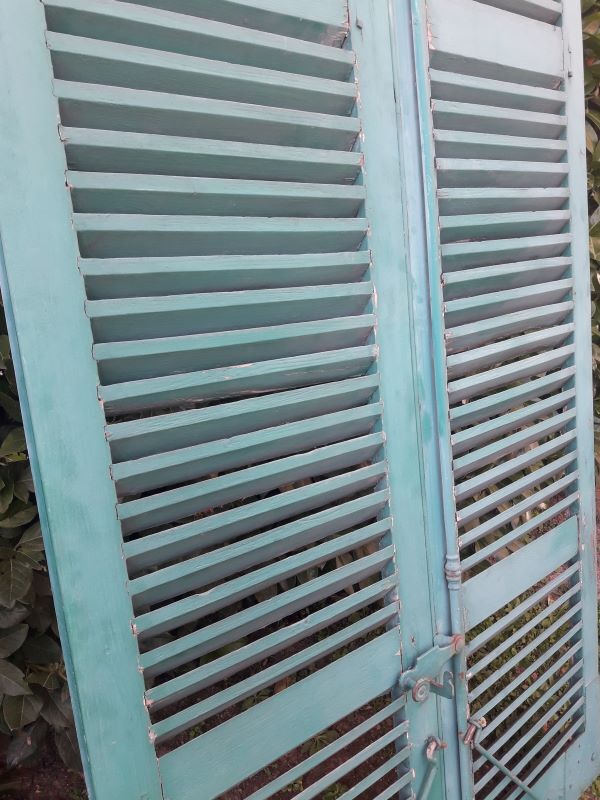 Pair of louvered shutters H220xW120cm