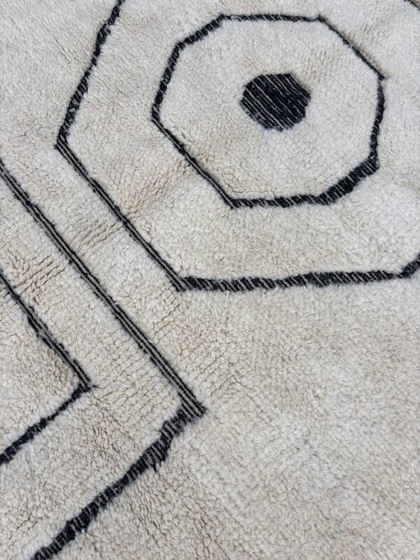 White Mrirt rug in wool 180×270 cm