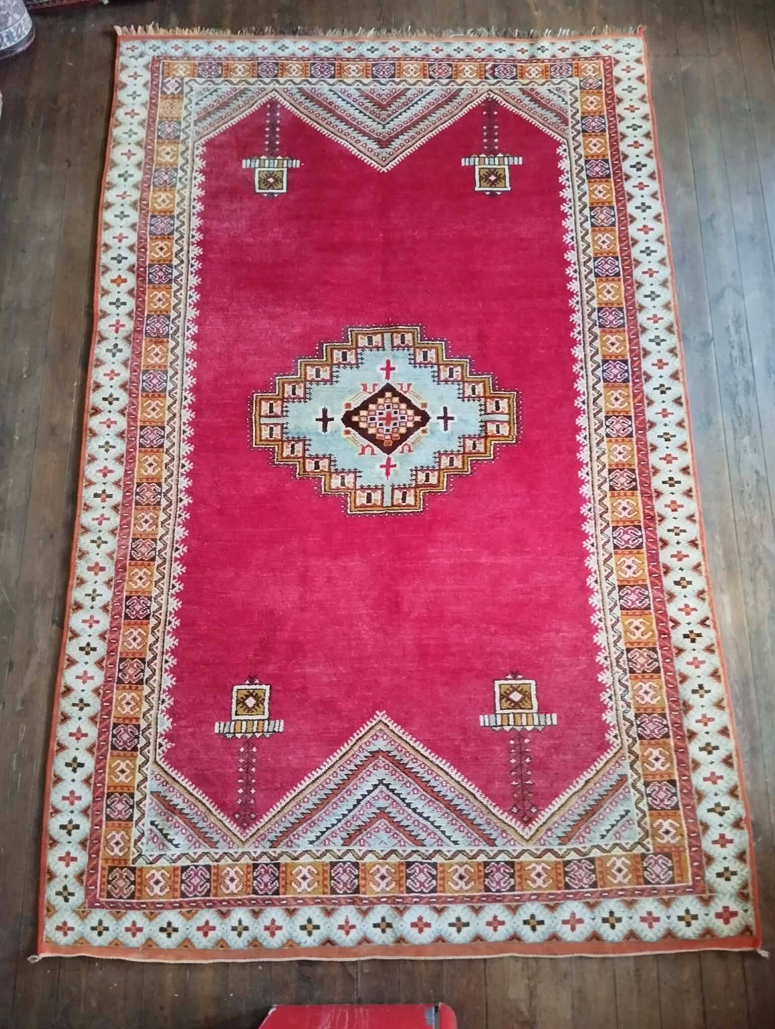 Handmade Berber Taznakht rug 307x192cm