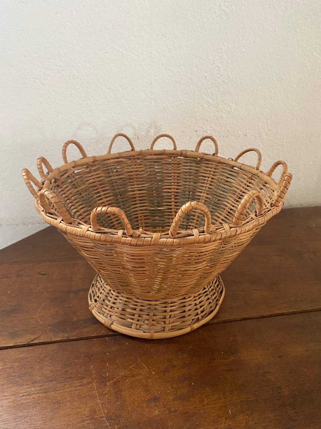 Corbeille osier vintage .