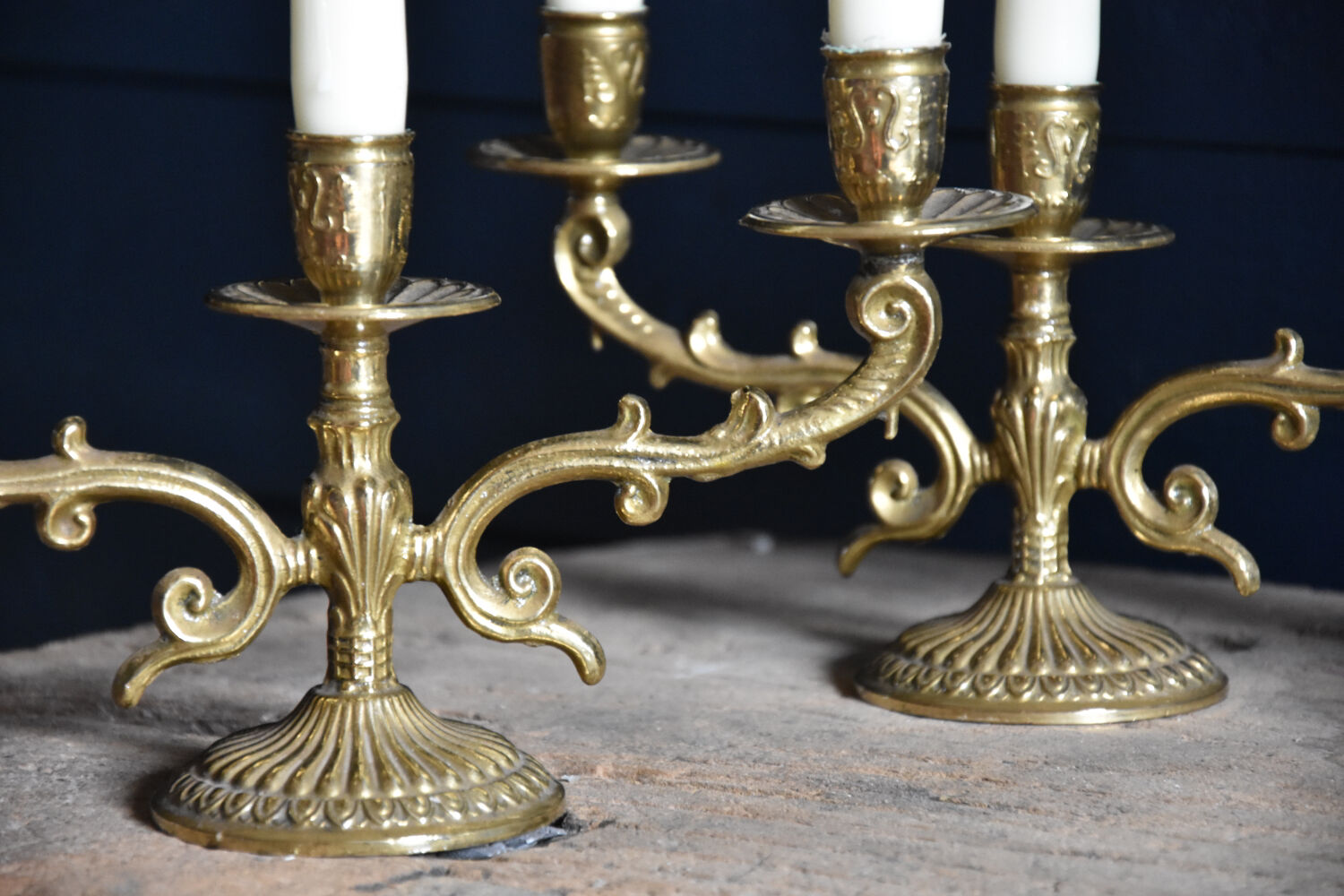 Three-pronged candlesticks
