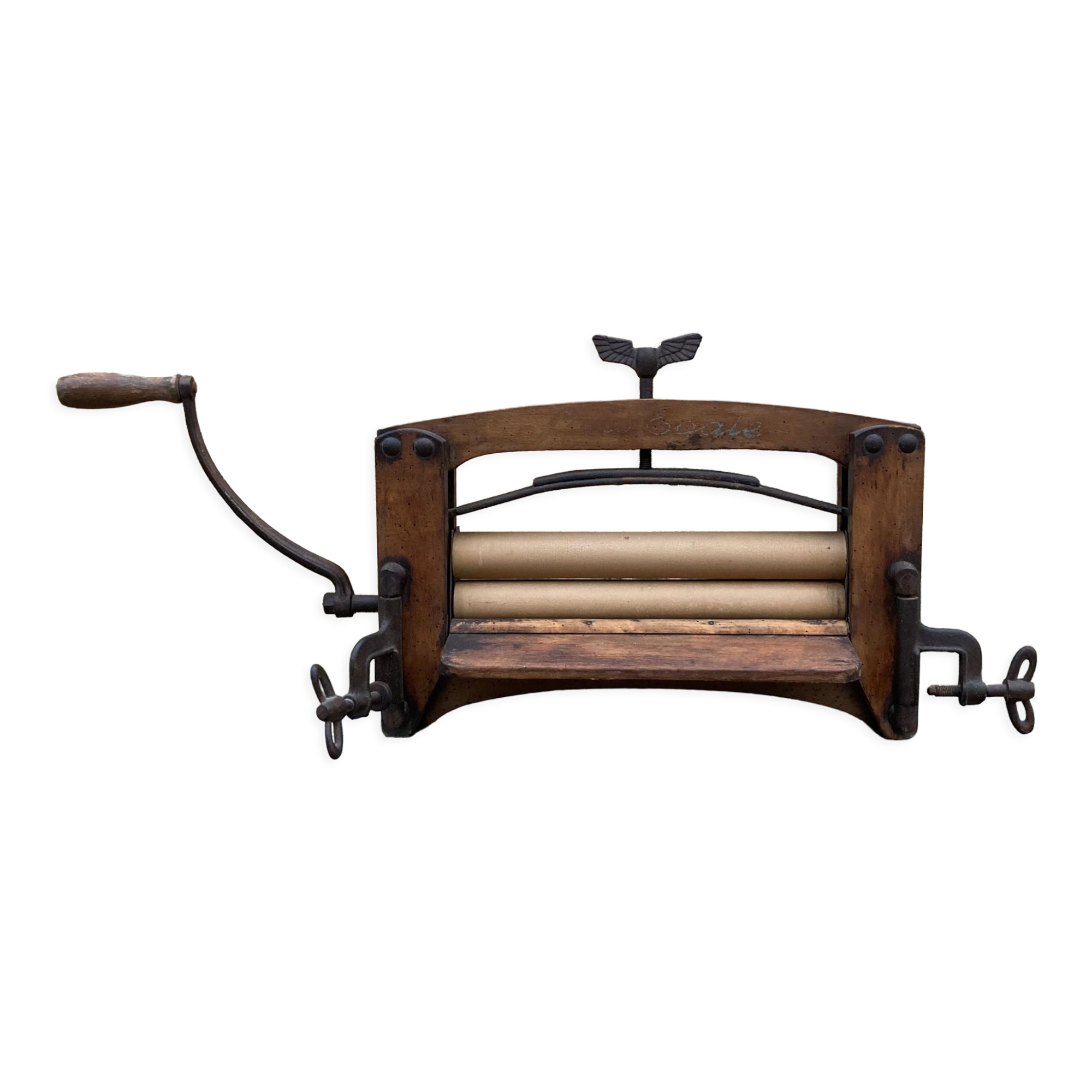 Manual laundry wringer