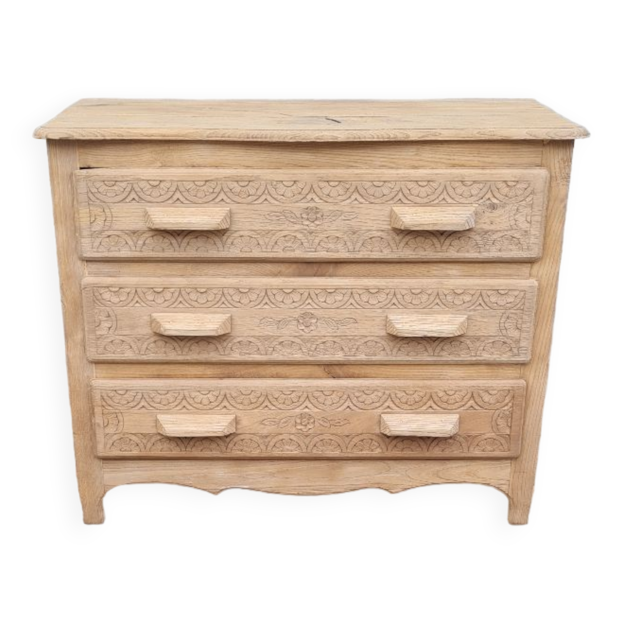 Breton chest of drawers in solid oak