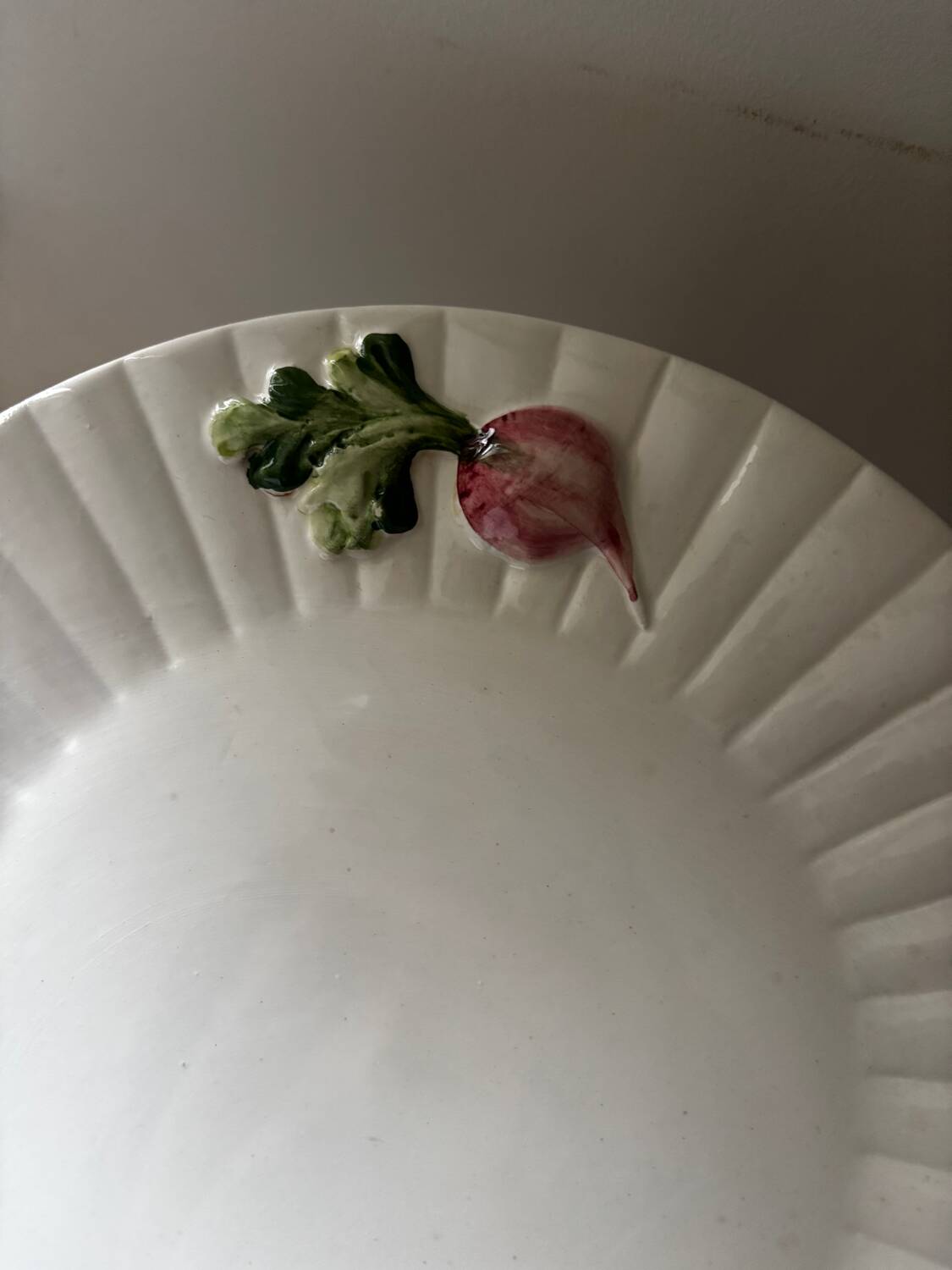 Bel égouttoir à légumes et son assiette barbotine