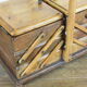 Travailleuse en bois rustique