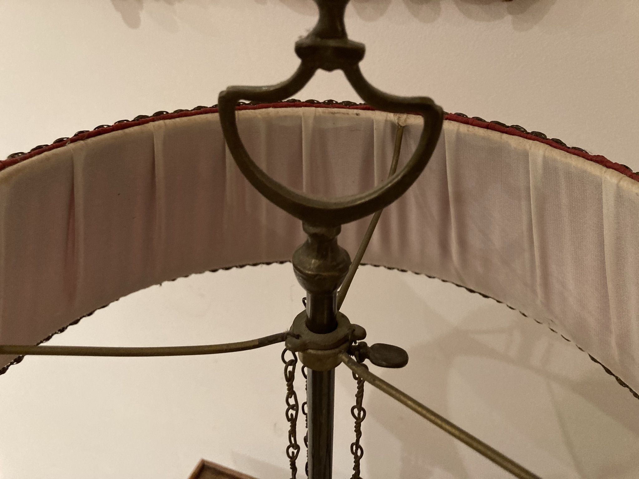 Lampe bouillotte de style Louis XVI
