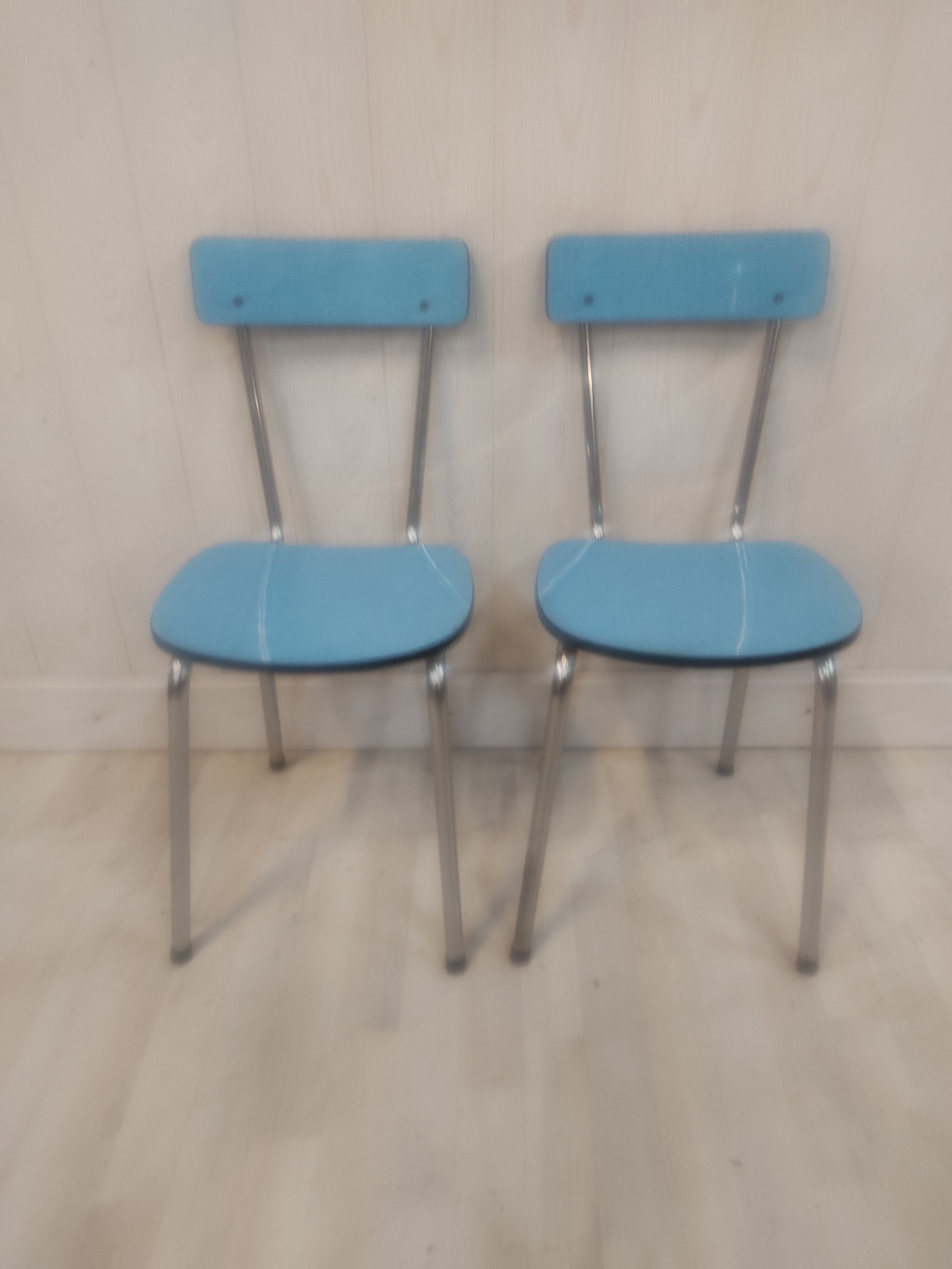 Paire de chaises formica bleu