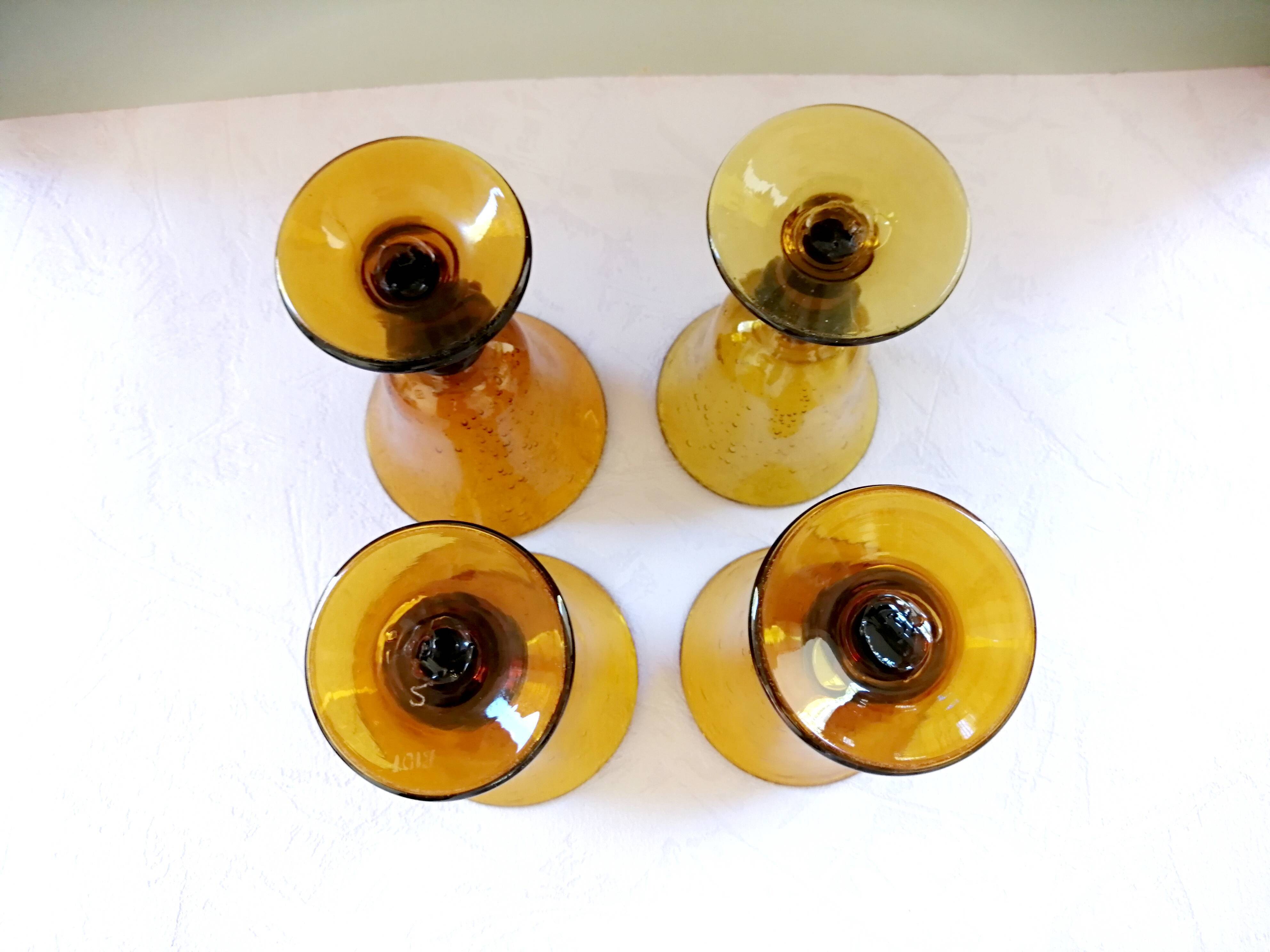Biot engraved amber and bubbled water glasses, 70s