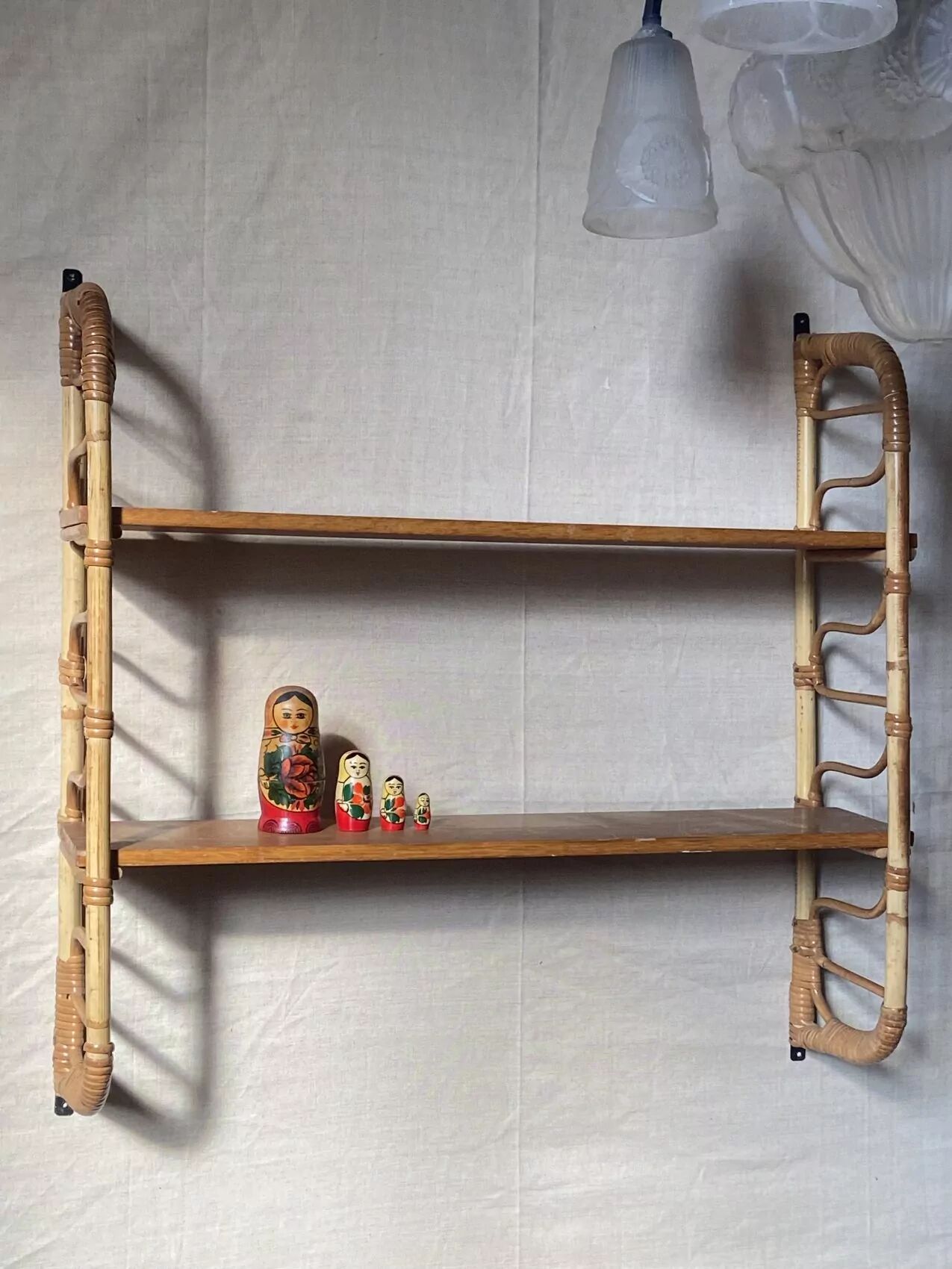 Removable wall shelf in rattan – 1960s vintage