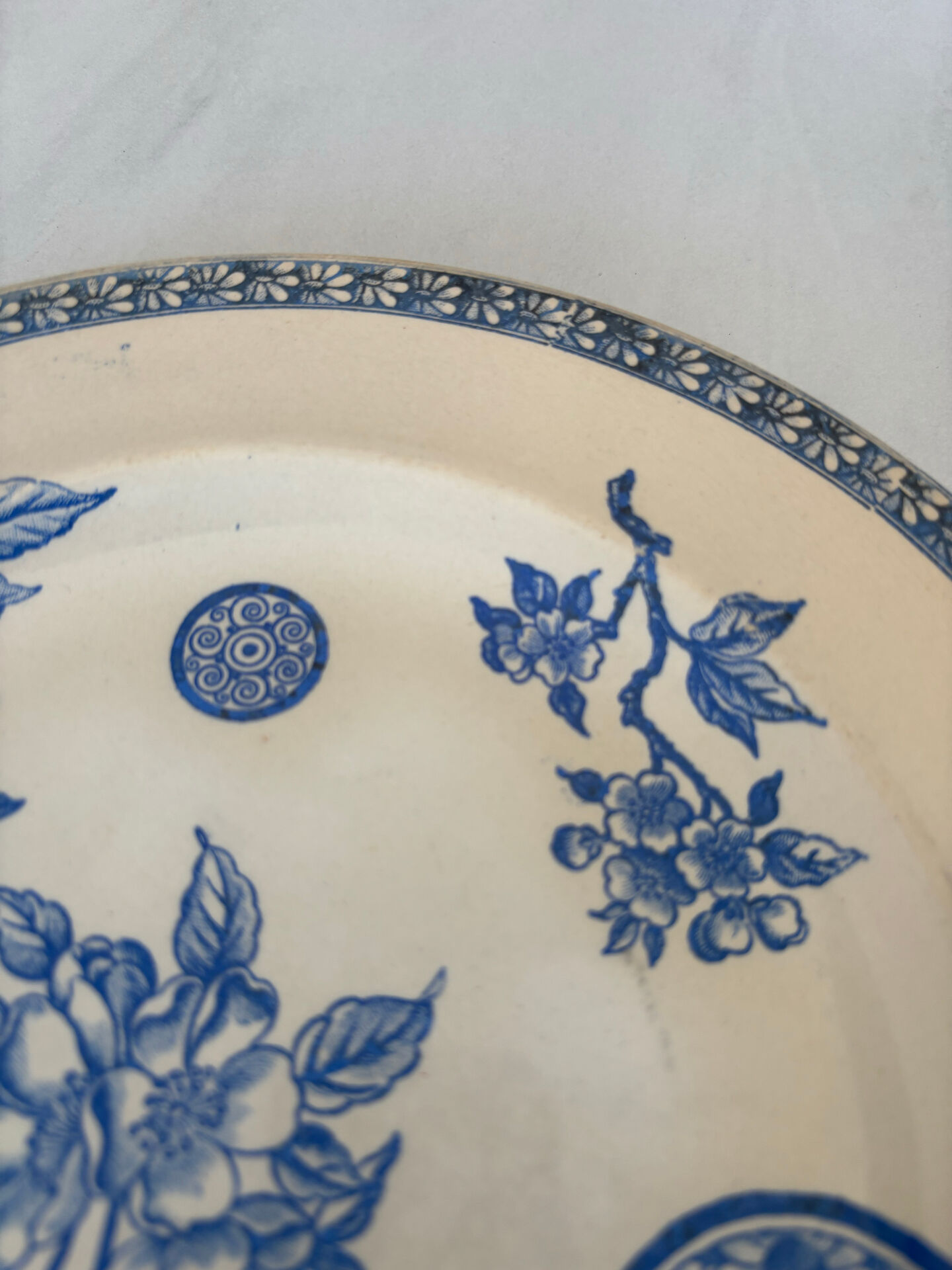 Old flat plate, light blue ironstone, daisy pattern | Fa