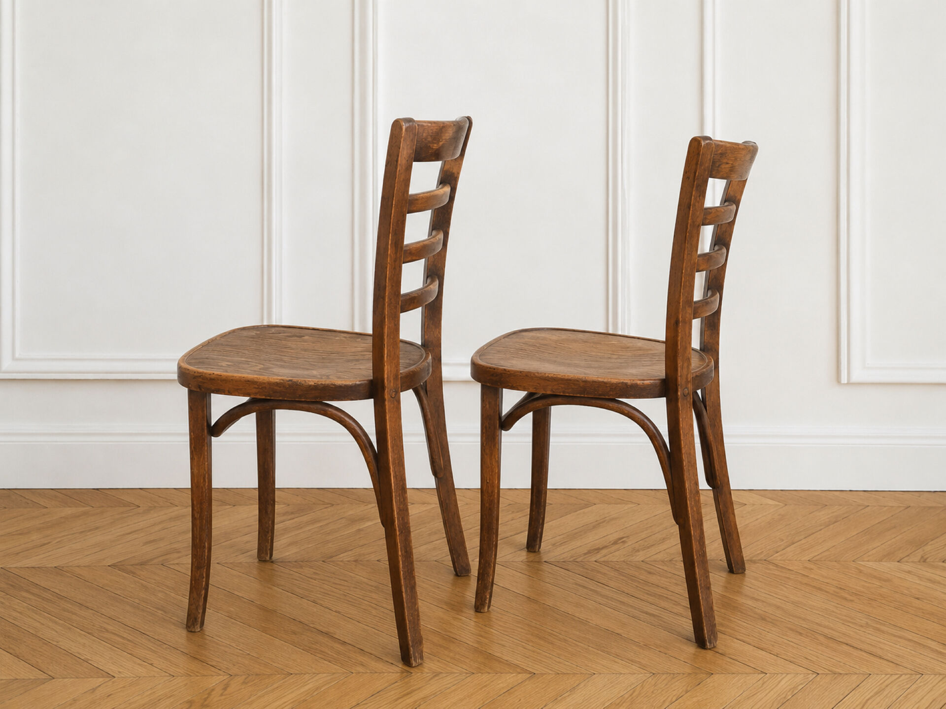 Lot de 2 chaises de bistrot vintage en bois