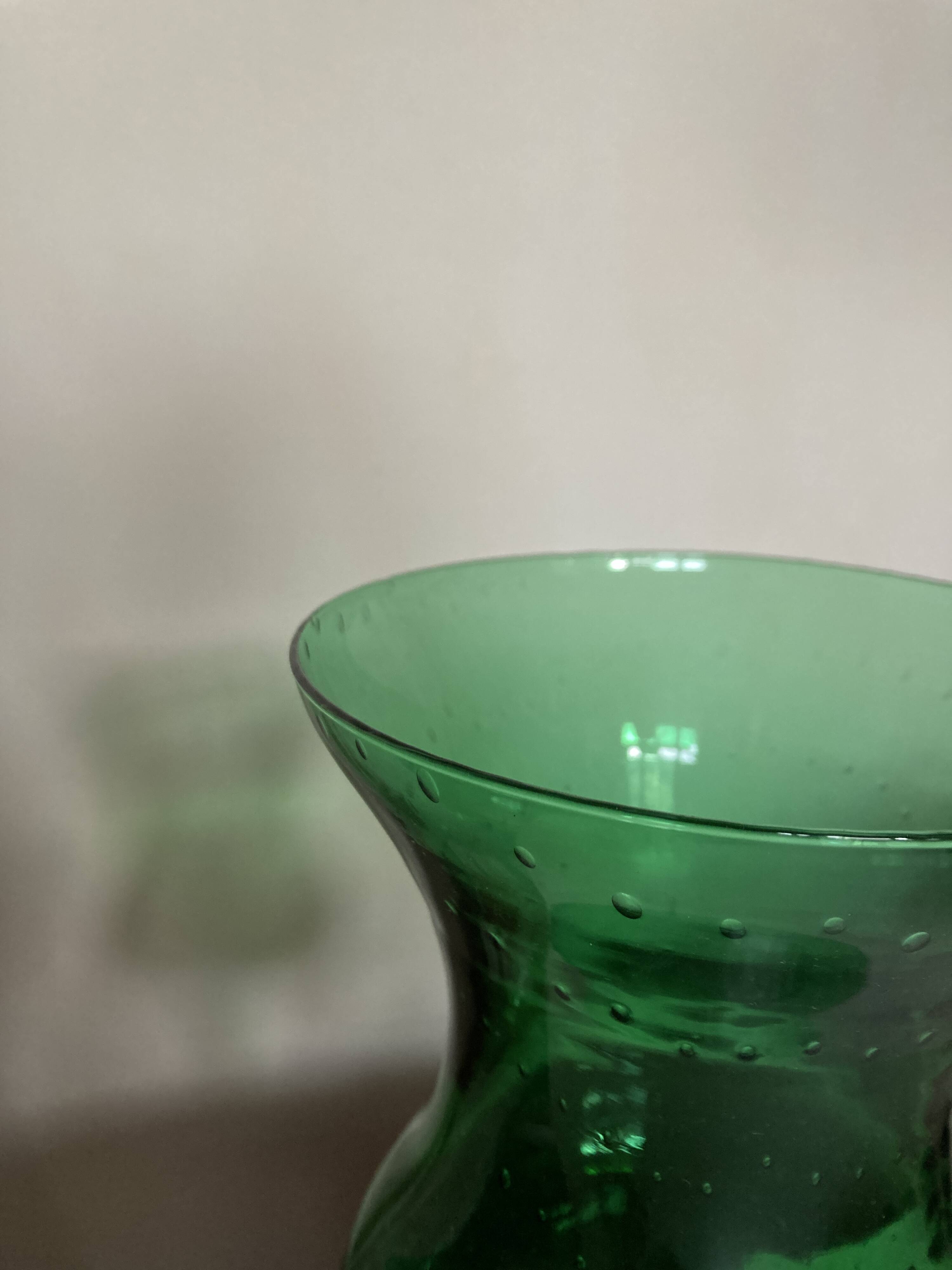 XXL Medici vase in bubbled glass from Empoli, Italian work 1960