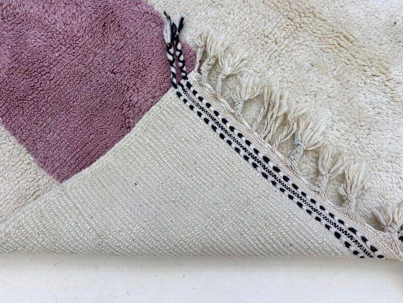 Handmade traditional Atlas Moroccan rug size 1.5/2.5 m