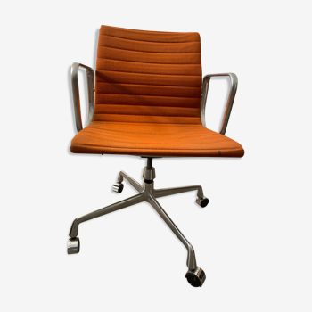 Vintage Ea117 office chair by Ray and Charles Eames.