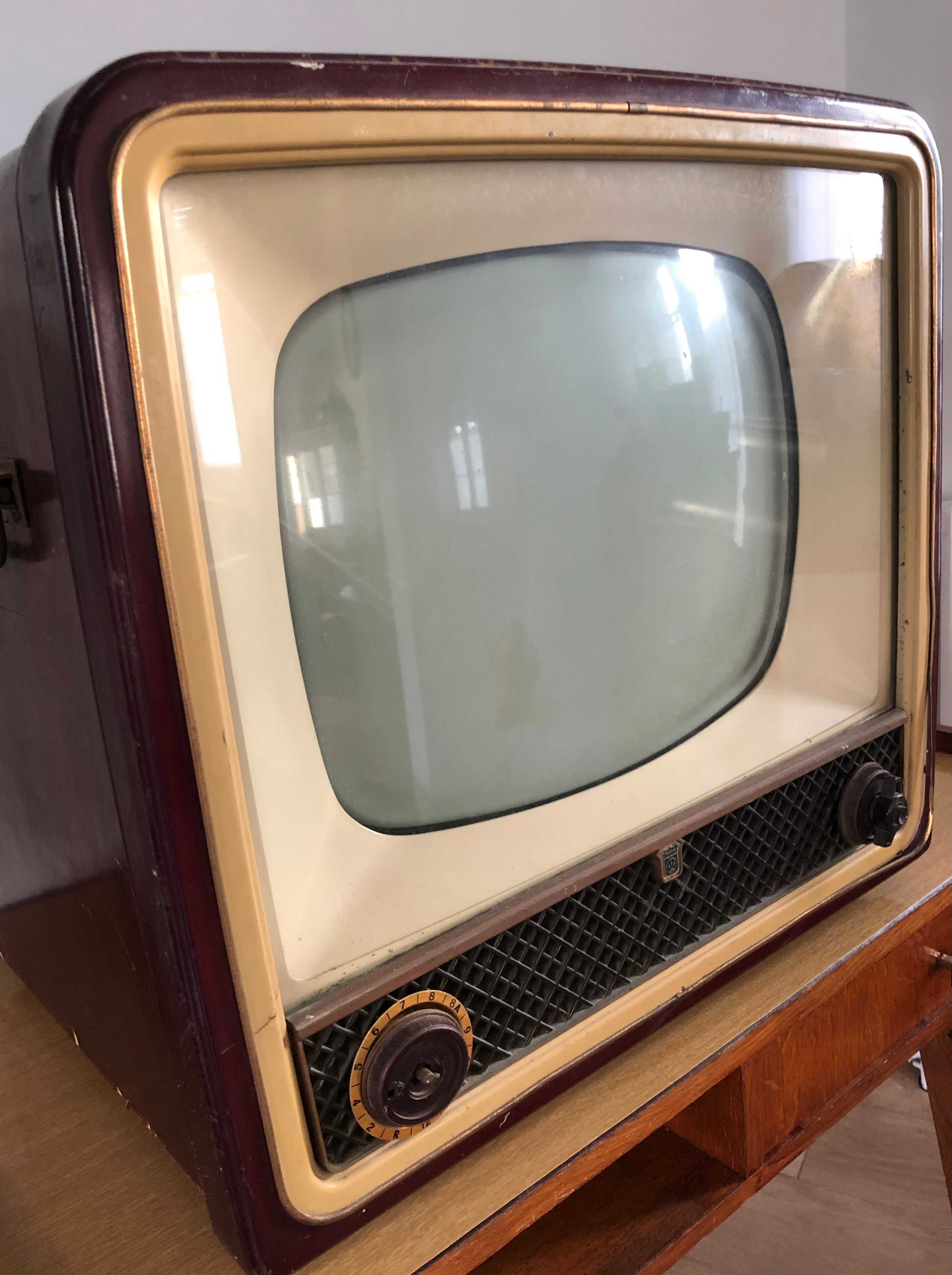 Vintage TV deco
