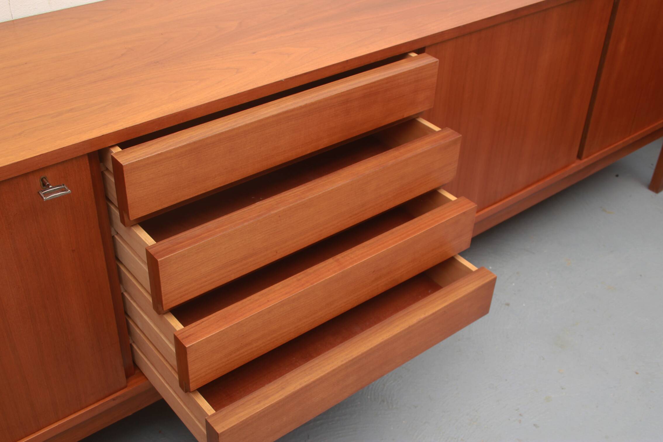 1960s sideboard in walnut XL