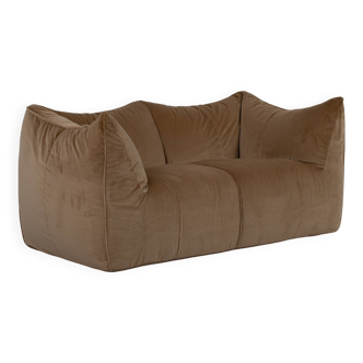 Canapé deux places Le Bambole en velours beige de Mario Bellini pour B&B Italia