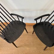 Armchair with armrests and Scandinavian bridge slats