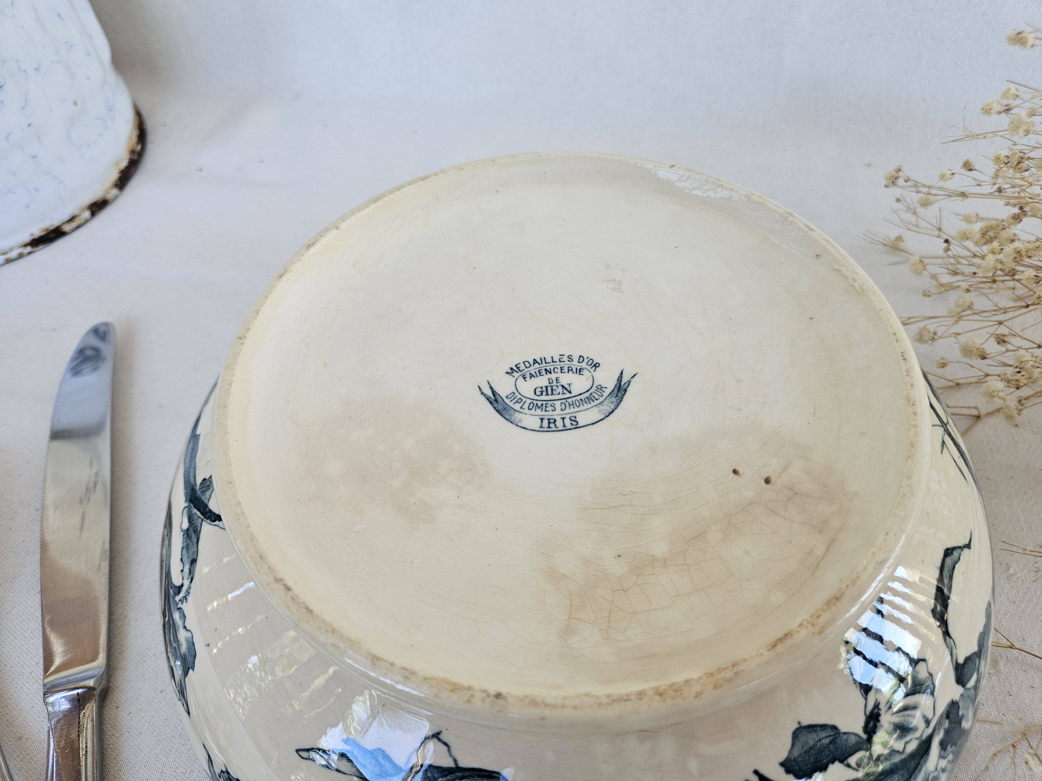 Soupière ancienne Gien Iris Terre de Fer
