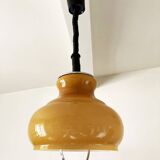 Suspension en opaline jaune moutarde, années 1970