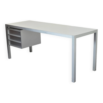 Bureau en aluminium brossé par MDF Italia