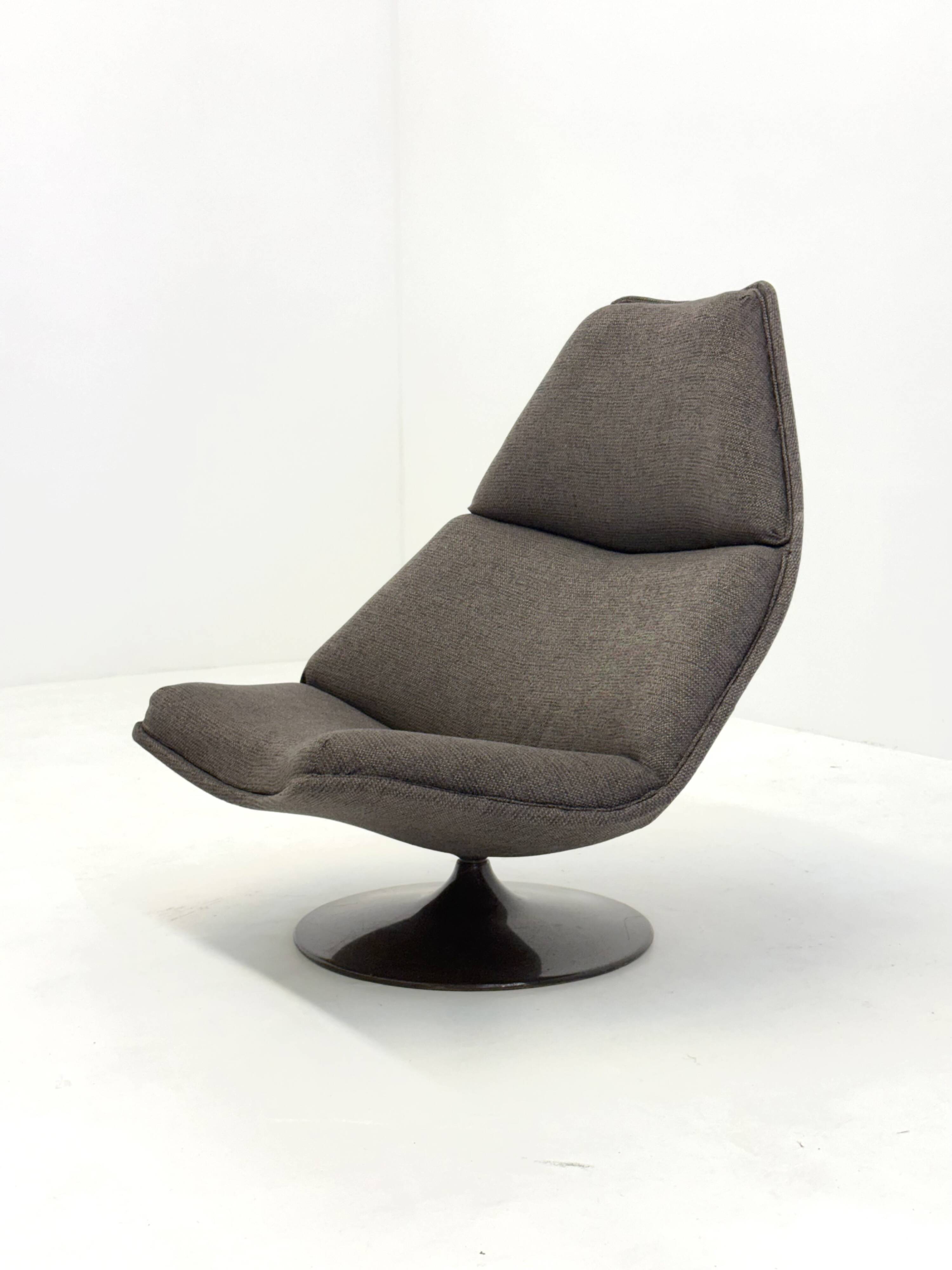 Artifort F510 armchair by Geoffrey Harcourt