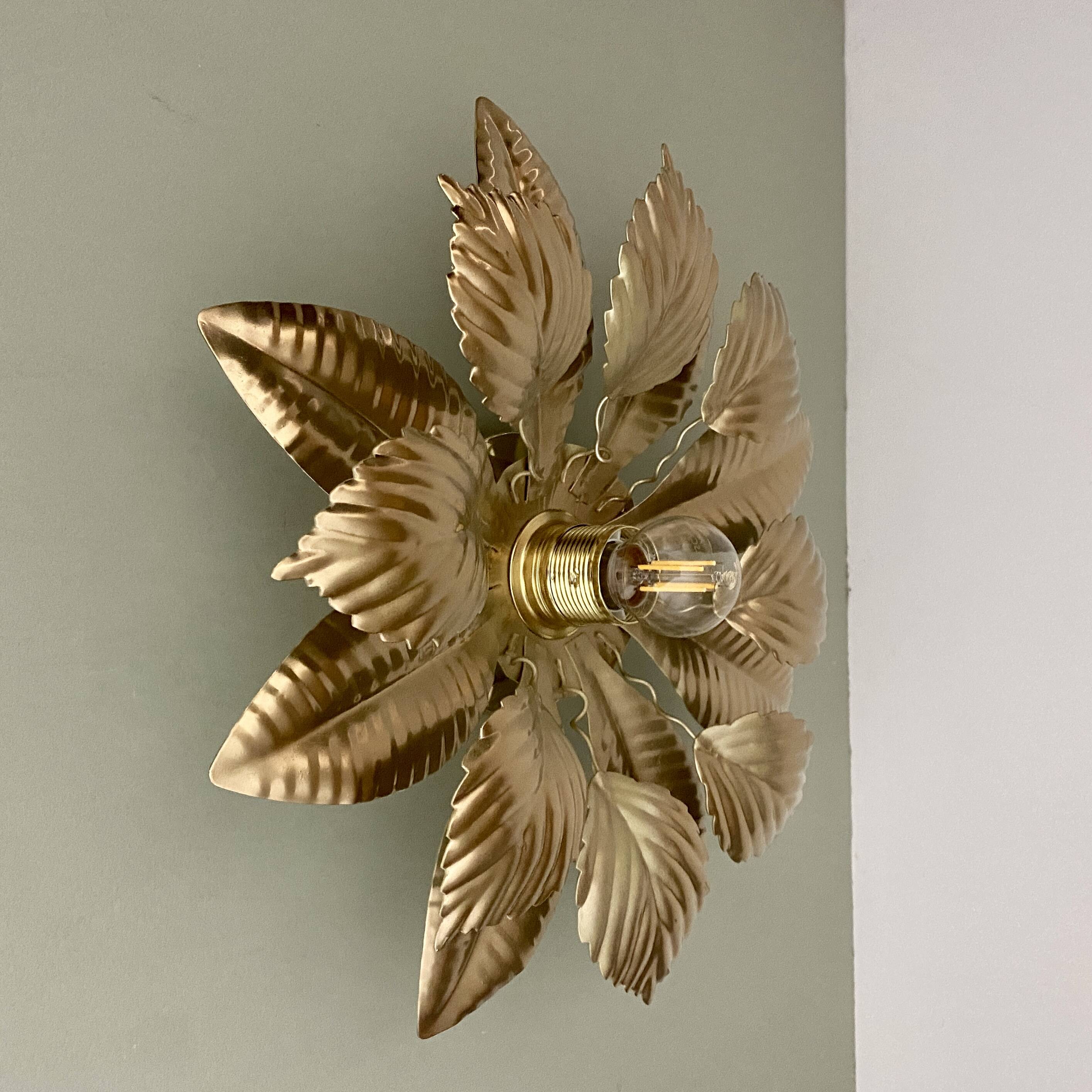 Vintage wall light in gold metal