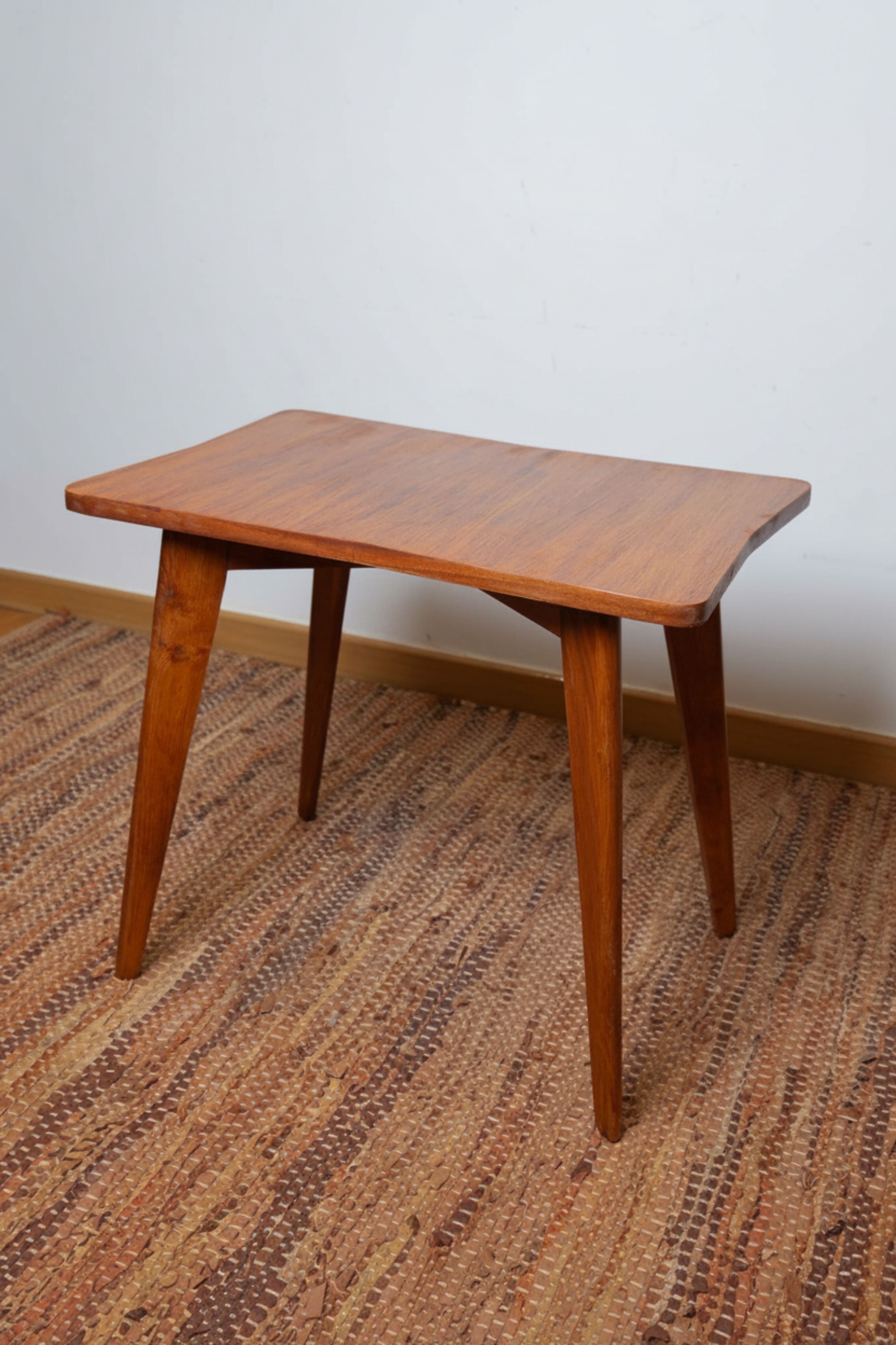 The Solo Side Table