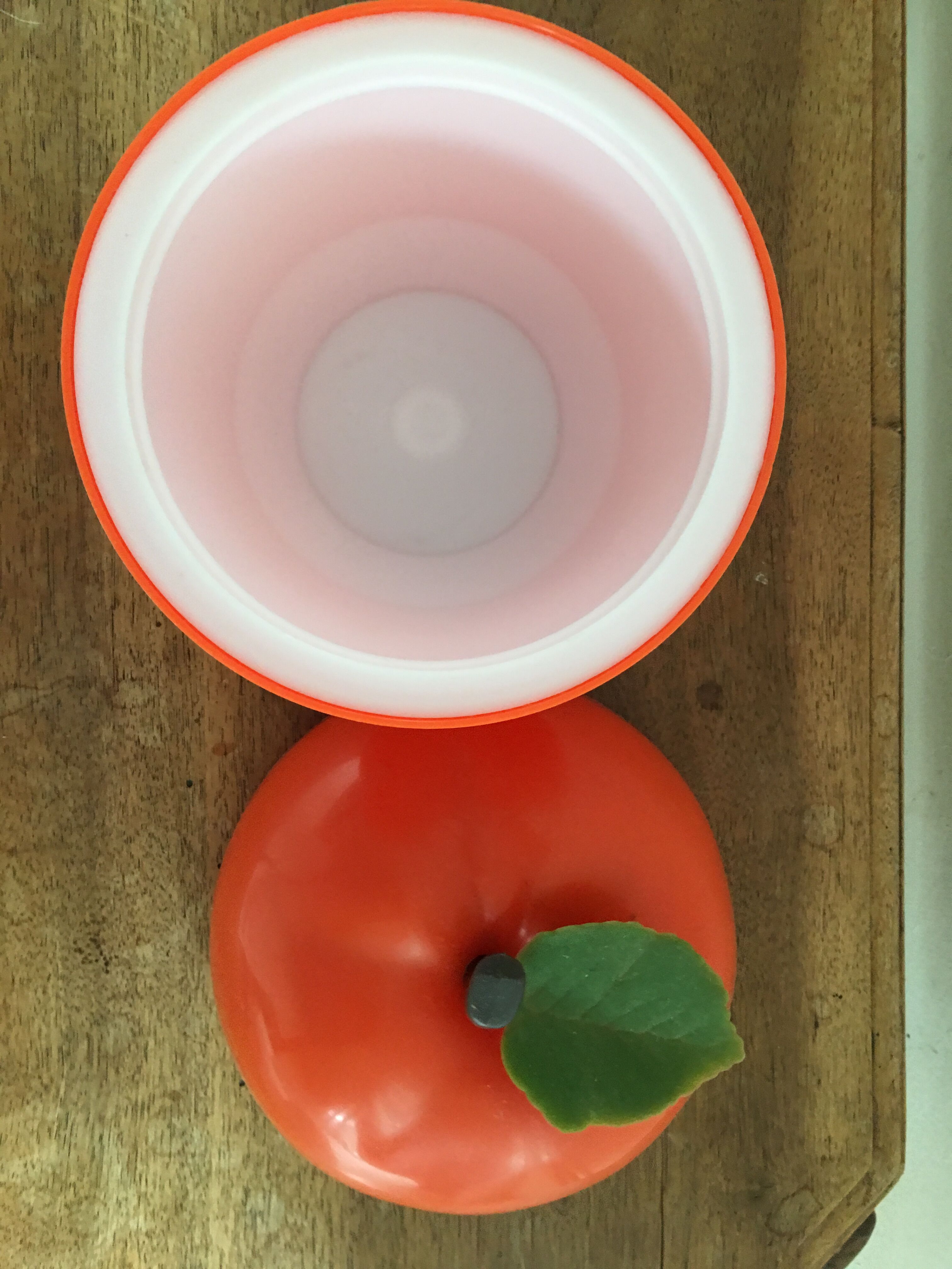 Former bucket ice Apple orange with its roadmap