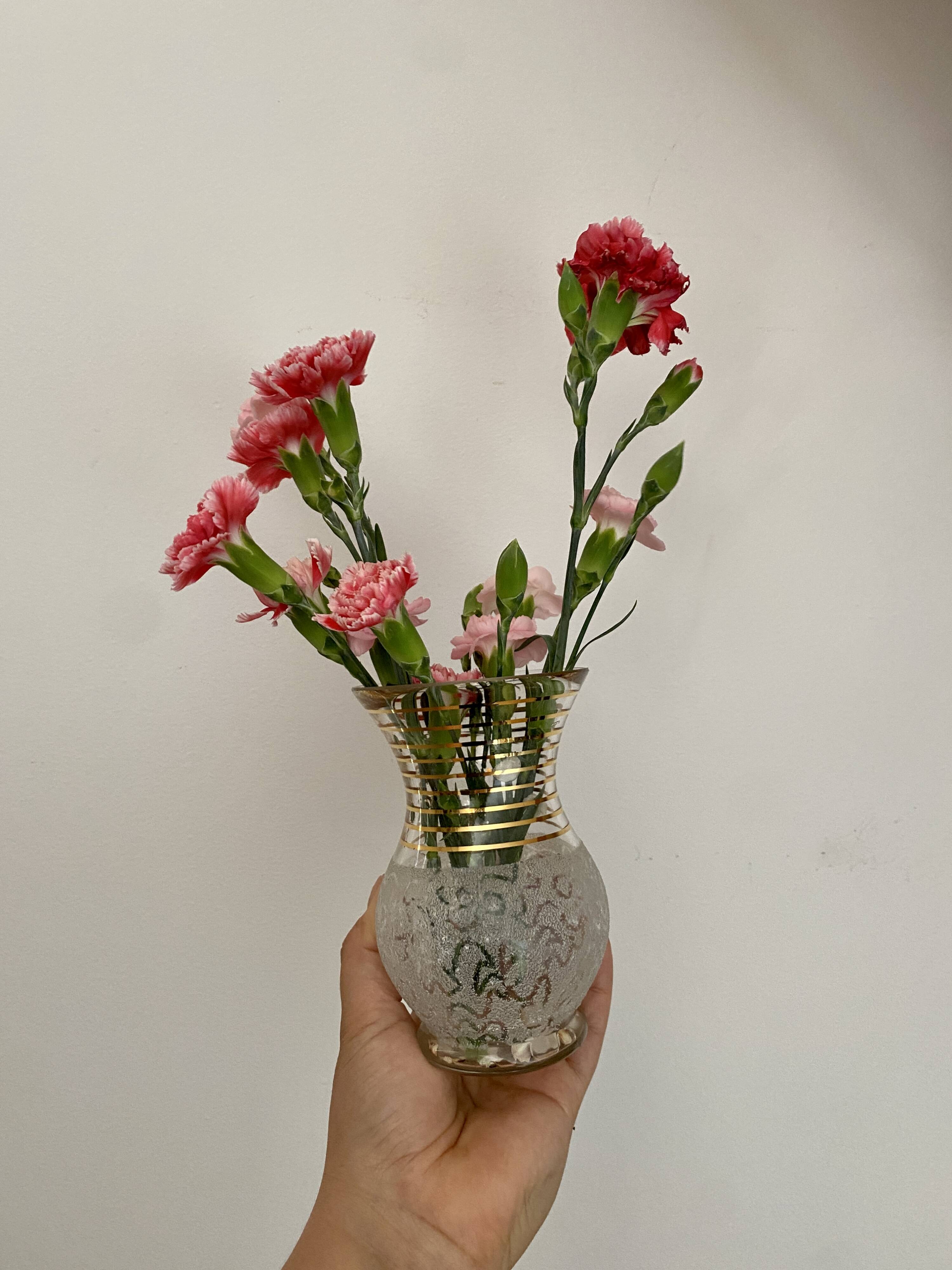 Vintage vase in white and gold granite glass