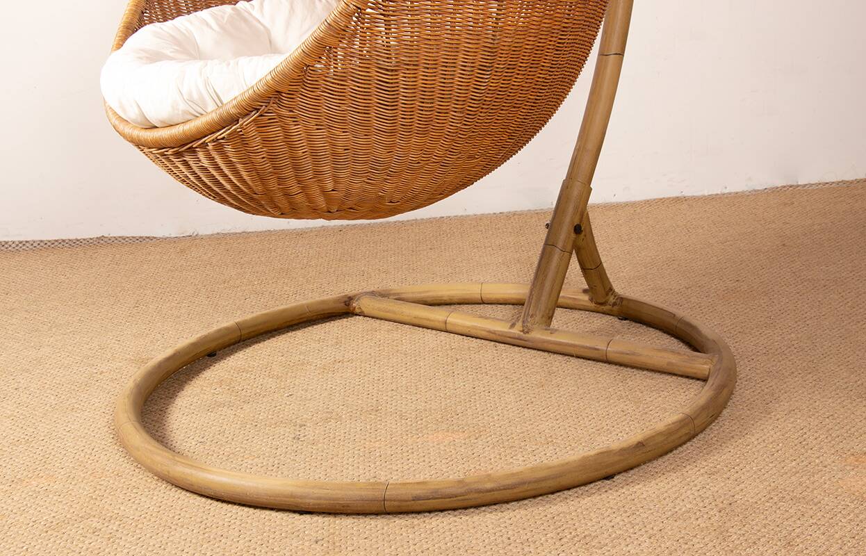 Danish armchair in woven rattan, with its metal stand, Nana Ditzel.