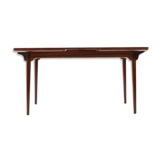 Danish dining table by Gunni Omann