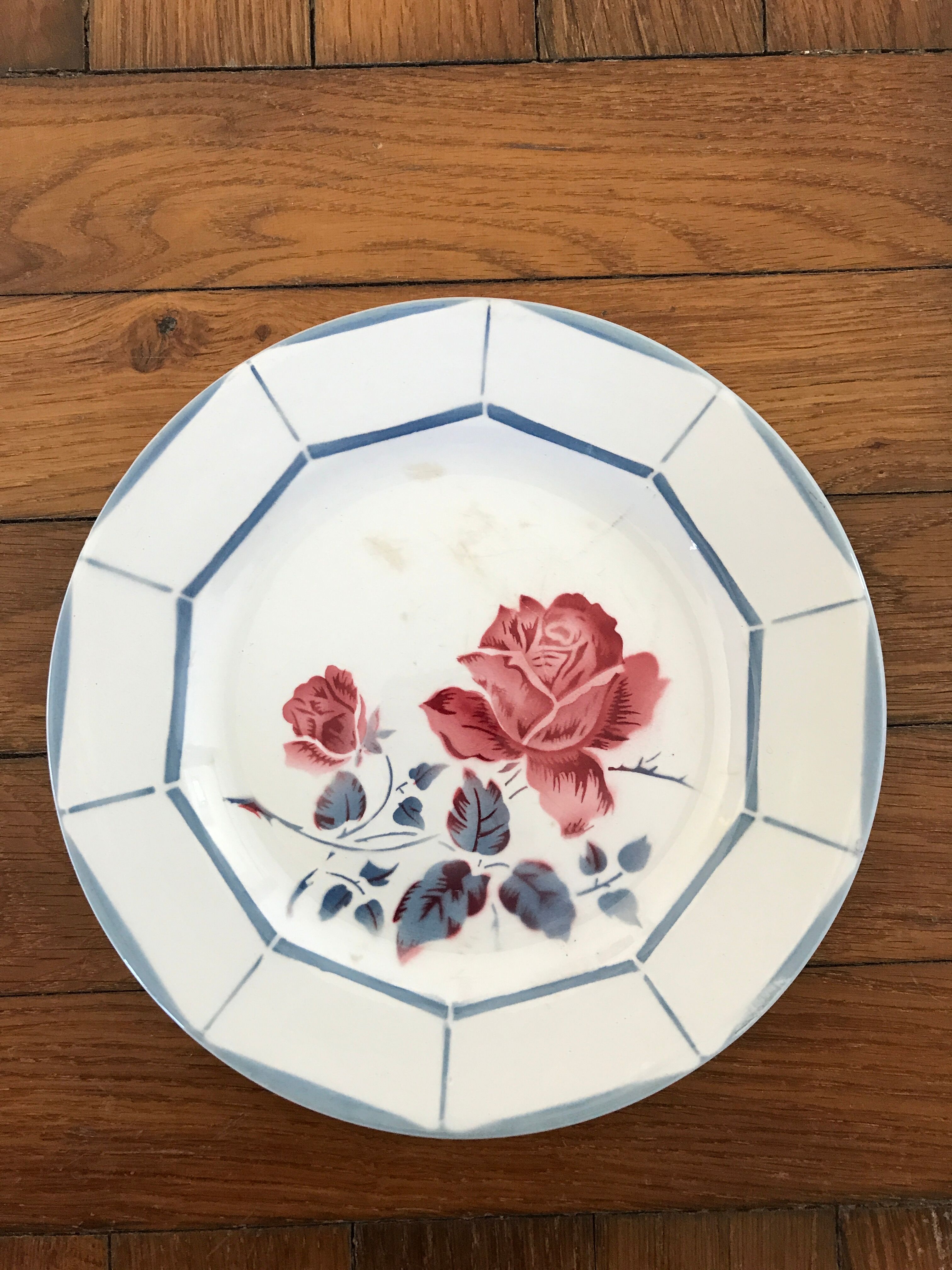 Series of 10 Digoin and Sarreguemines dessert plates
