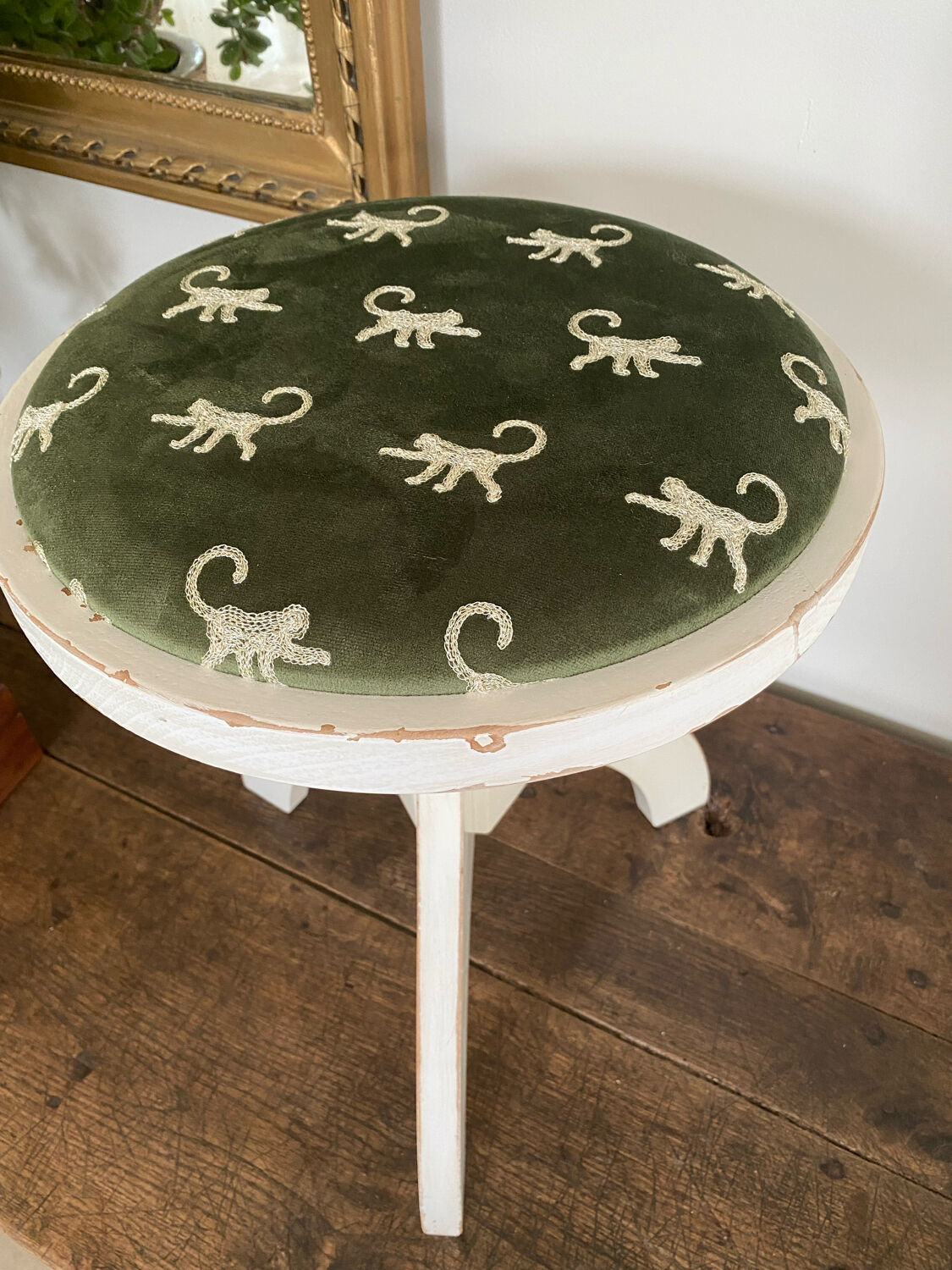 Vintage swivel piano stool