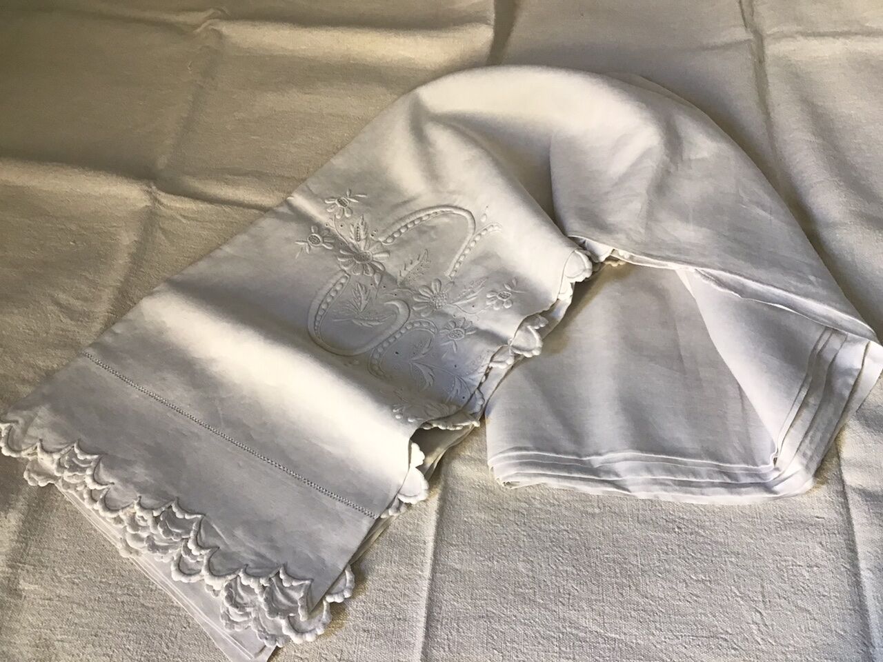 Drap de lin brodé fin 19eme