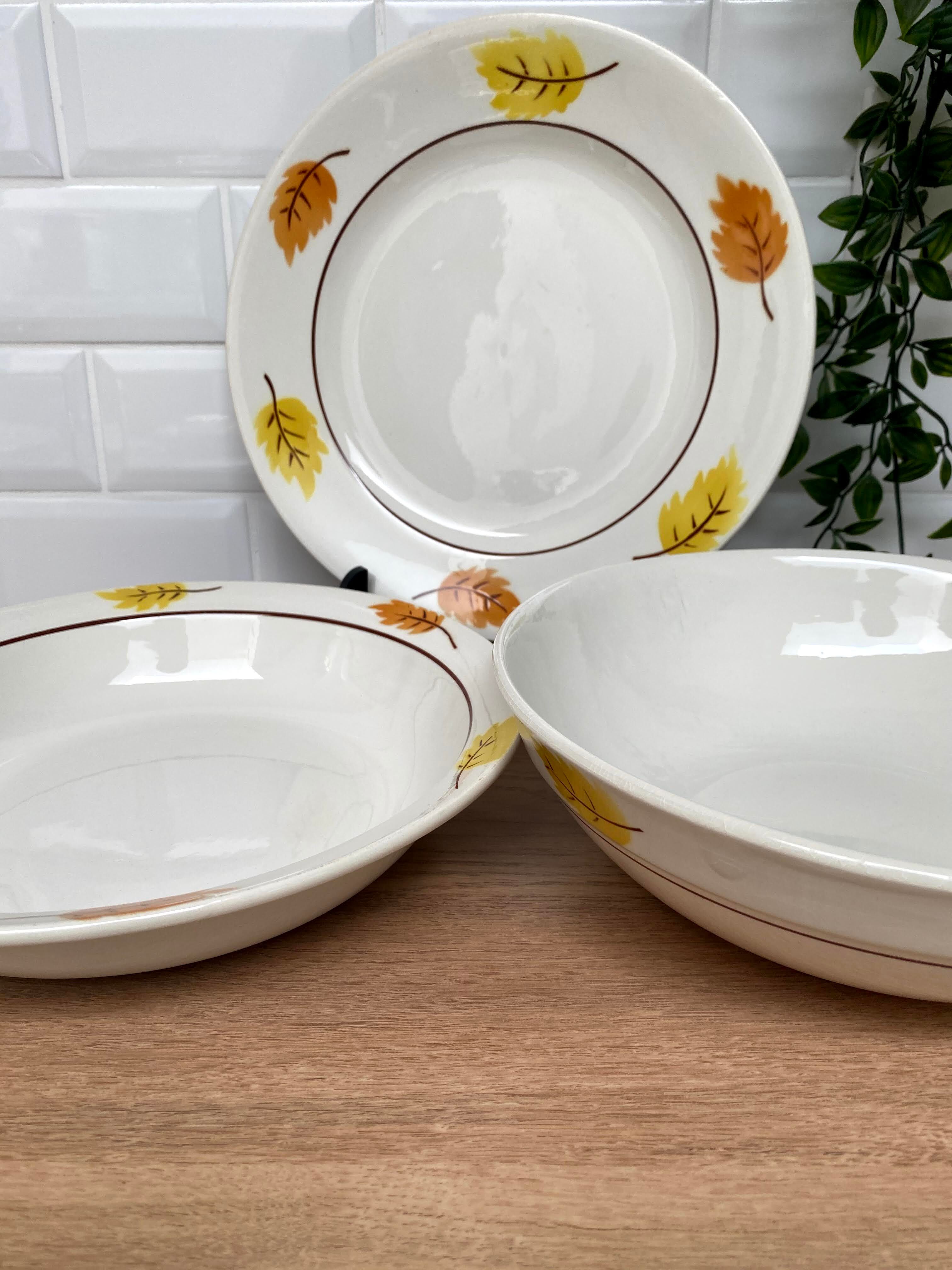 Set of 3-course Mill of Wolves autumn leaves