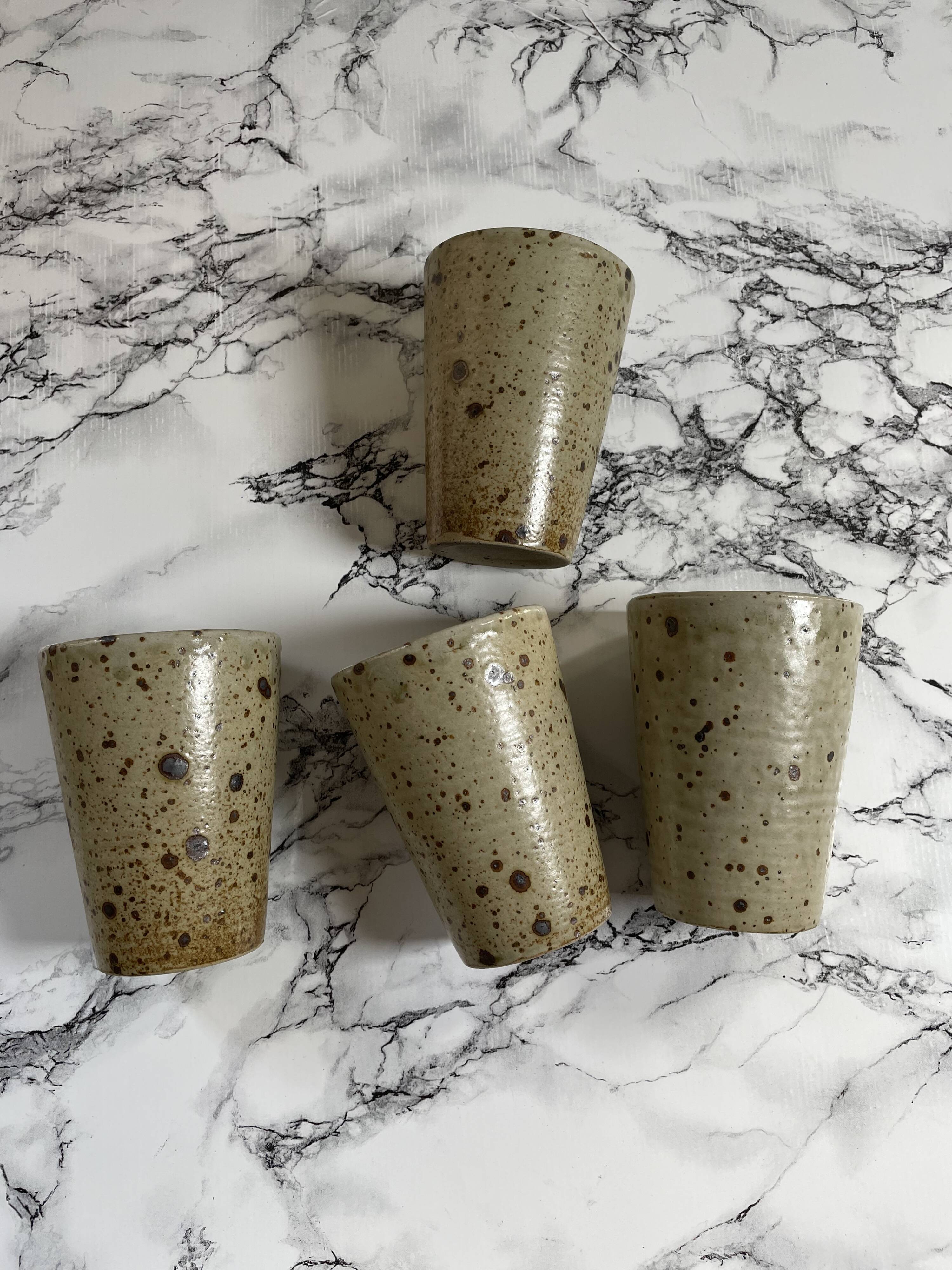 Beige pyrite stoneware mugs