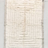 Moroccan Berber carpet beni ouarain unbleached plain with engraved pattern 300x216cm