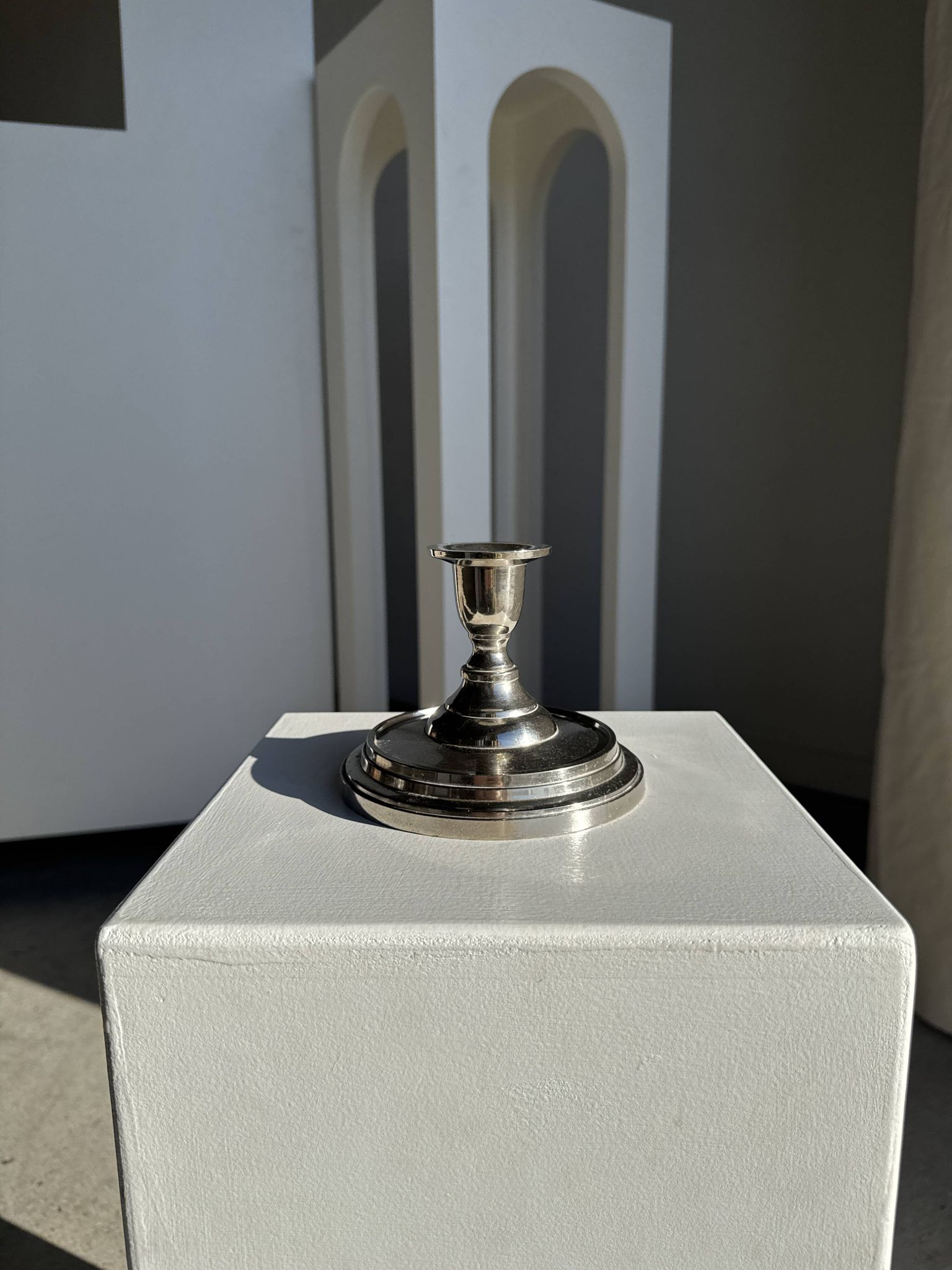 Small shiny silver-plated candlestick H11 D13