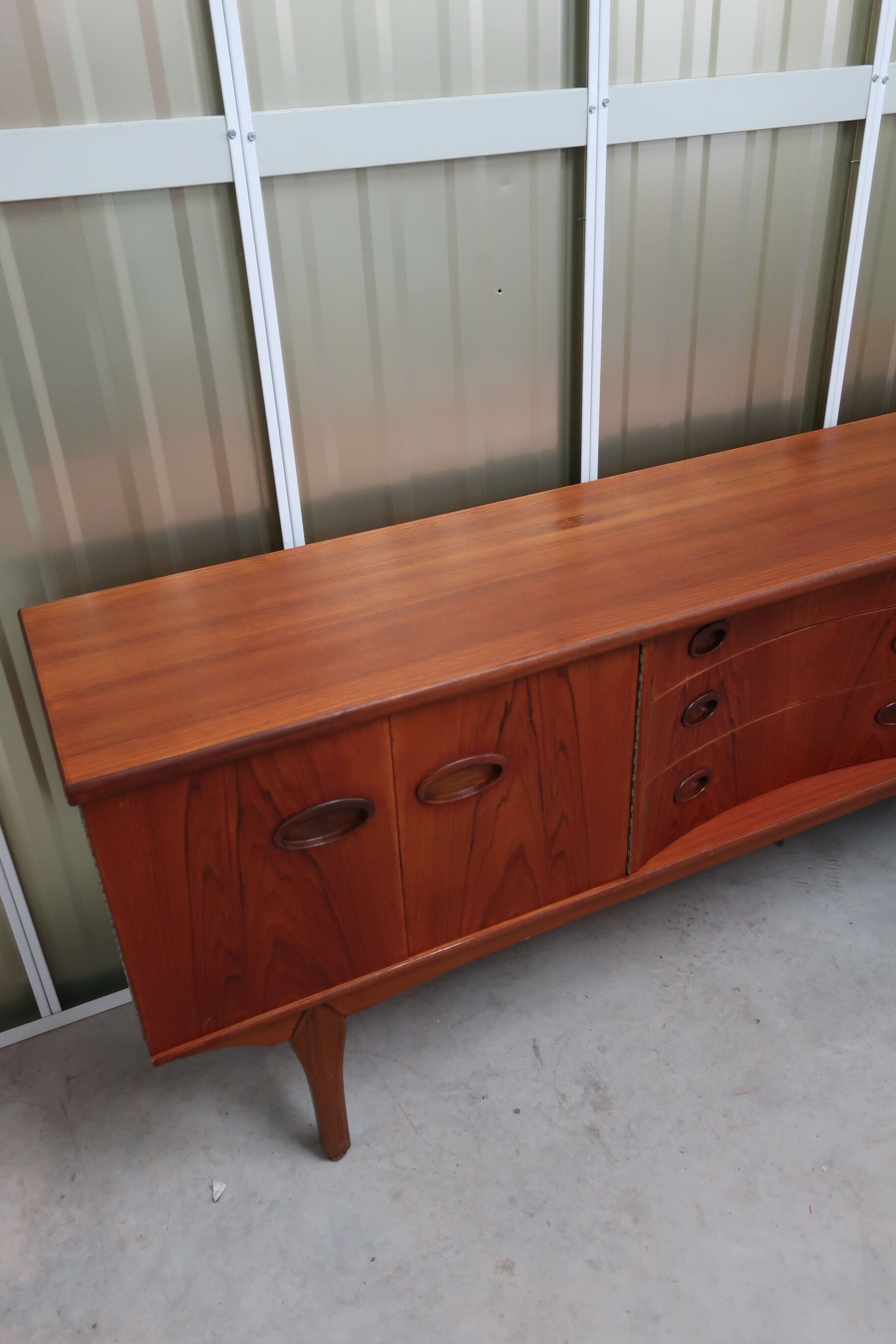 Atypical teak thread from the 60s