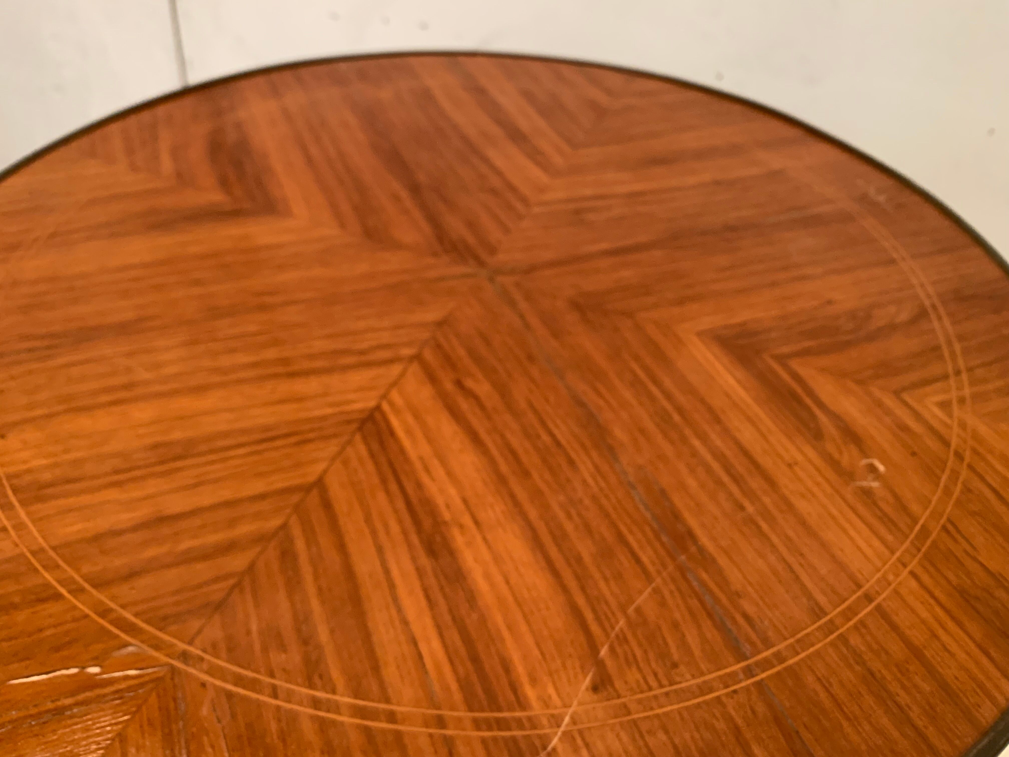 Round pedestal table Louis XV style veneer of rosewood XX century