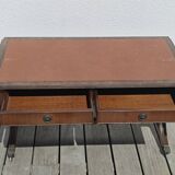 Elegant vintage coffee table, Regency style, in mahogany finish.