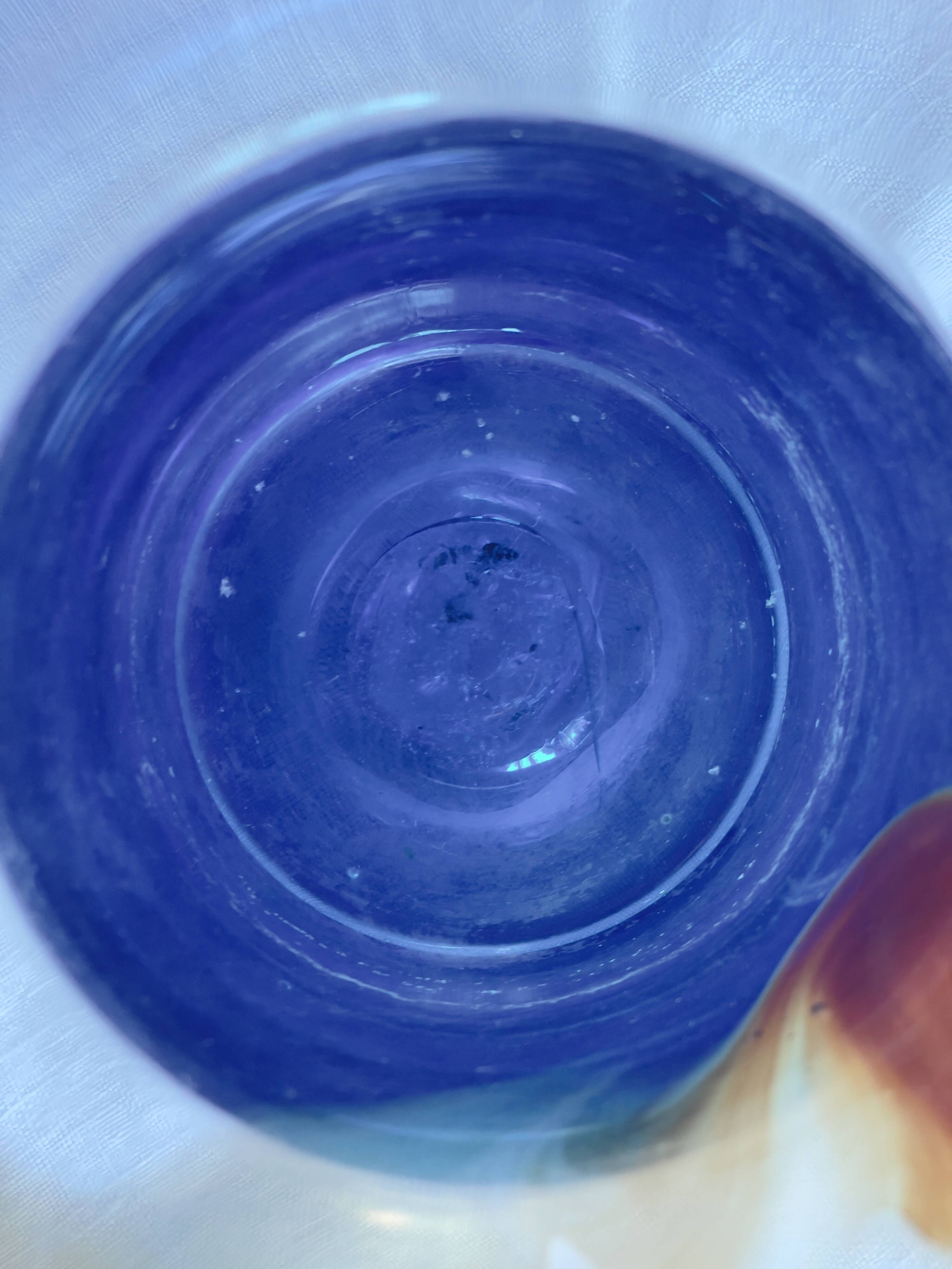 Saisissant vase  pâte de verre bleue / Bob le Bleïs/ Verrerie Maure-Vieil
