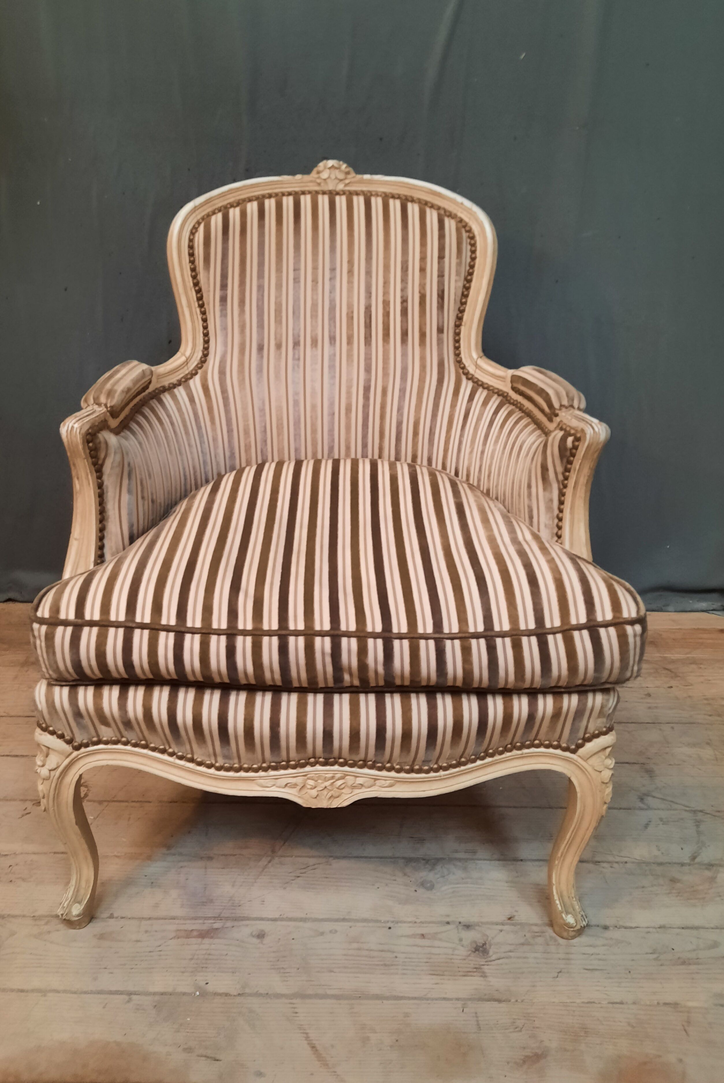 Bergere dd style Louis XV lacquered white